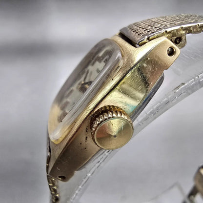 Seiko Watch Women 15mm Gold Dial Gold Tone Oval 11-3089 VTG Mechanical Works2
