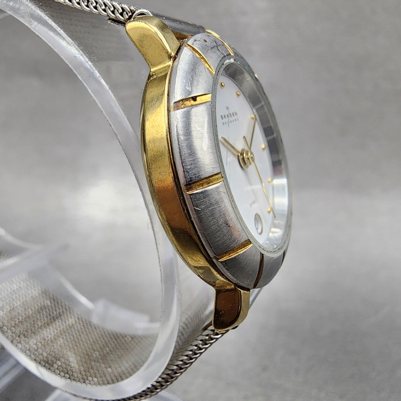 Skagen Watch Women 26mm White Dial Two Tone Round 3SGS Mesh Band New Battery3