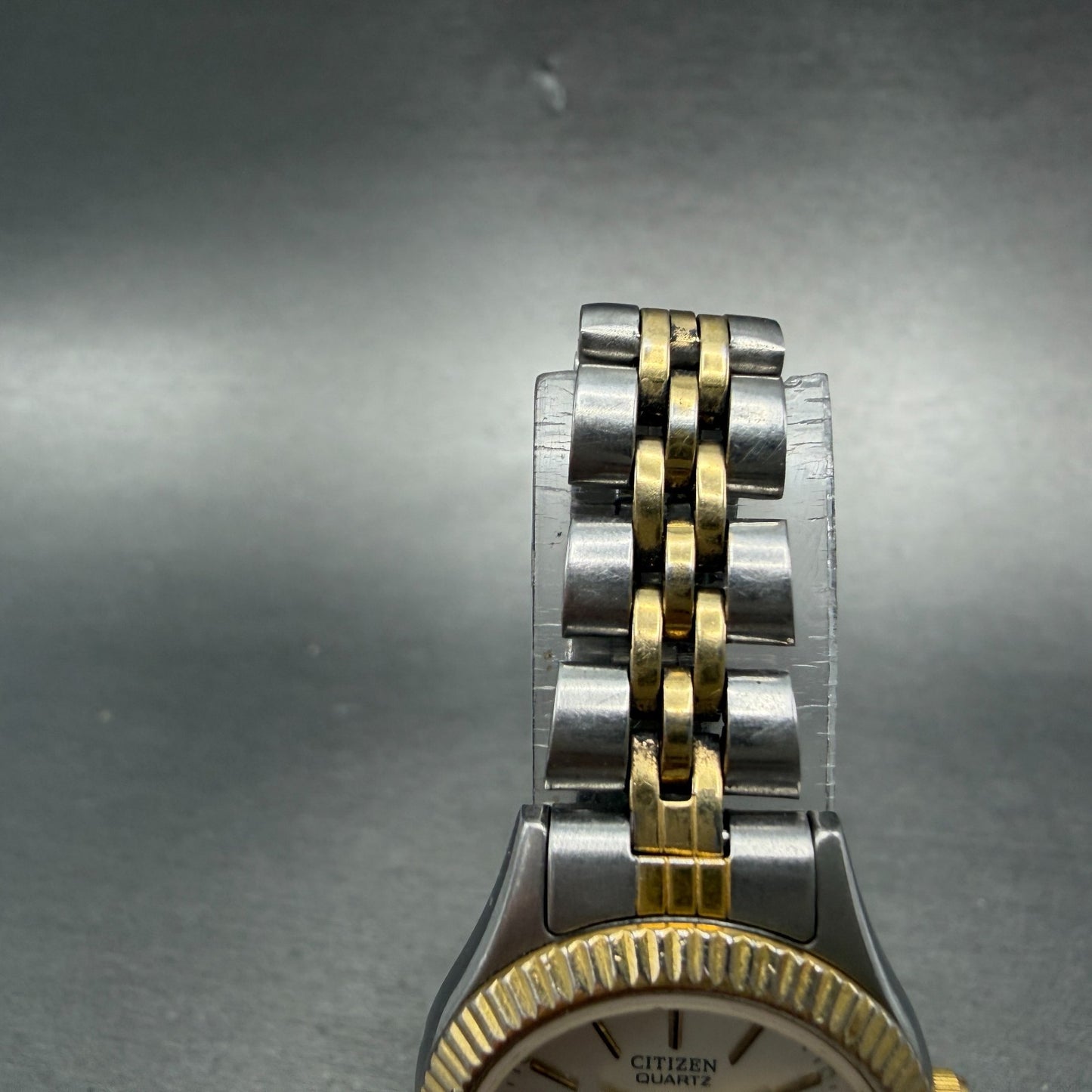 Citizen CQ Watch Women 25mm Silver Dial Two Tone Daydate 6000-R00413 New Batt AB4