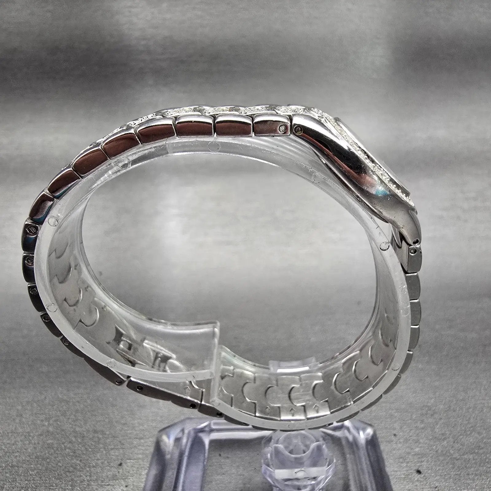 Bulova Watch Women 22mm MOP Dial Silver Tone Gemmed Round 96T14 New Battery8
