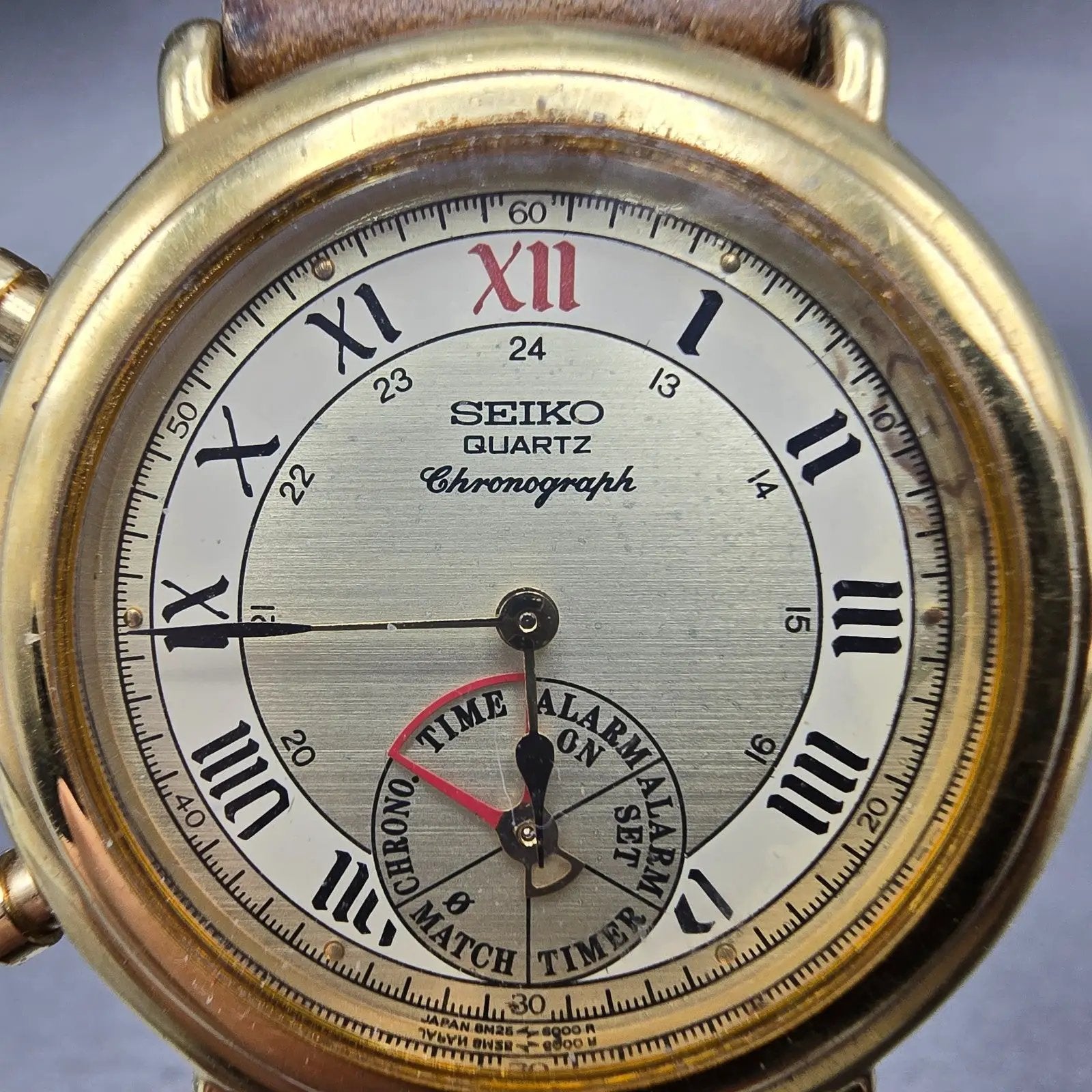 Seiko Alarm Chronograph Watch Men 35mm Champagne Dial Gold Tone 8M25-6009 PARTS2