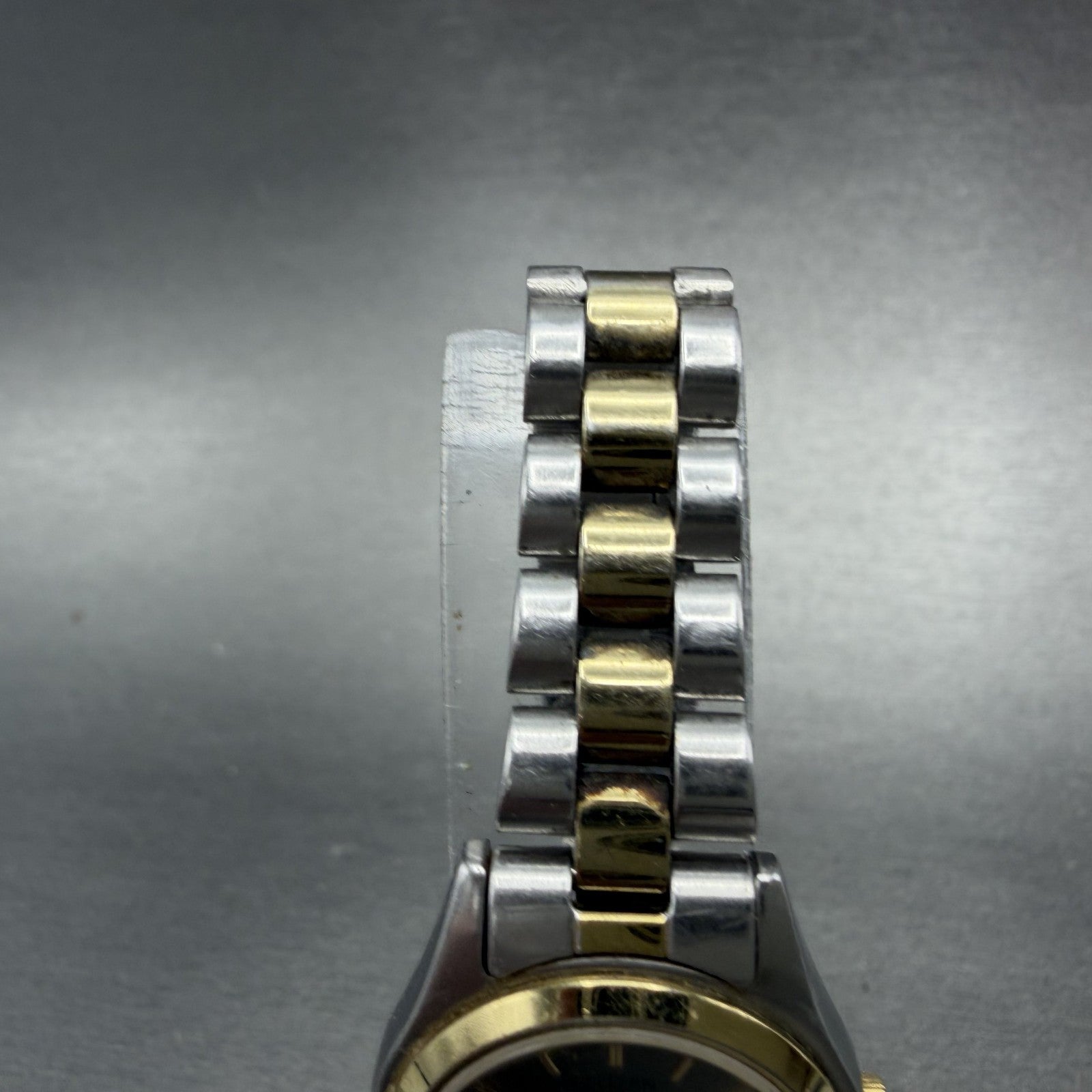 Citizen CQ Watch Women 24mm Gray Dial Two Tone Daydate 6000-K04069 New BatteryAB4