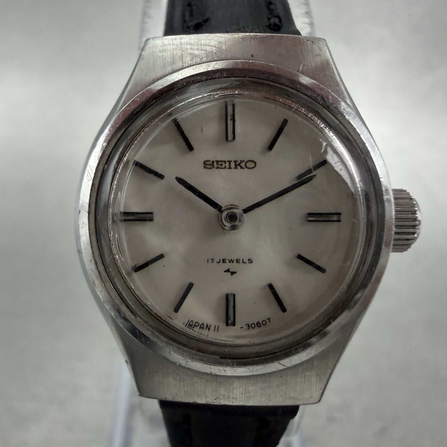 Seiko Watch Women 21mm Silver Dial Silver Tone Round 110910 Manual Runs1
