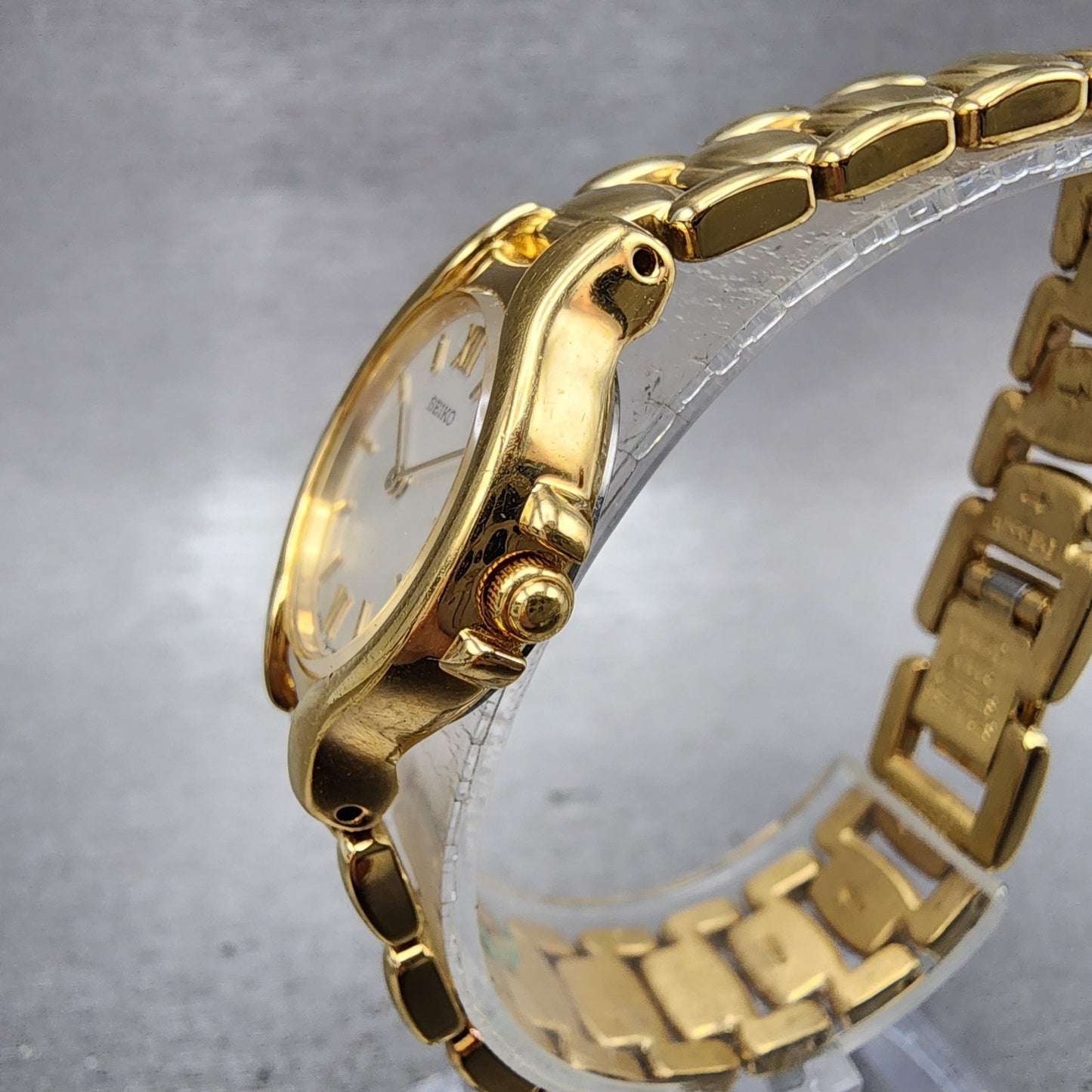 Seiko Watch Women 23mm Silver Dial Gold Tone Round 1n001f00 New Battery3