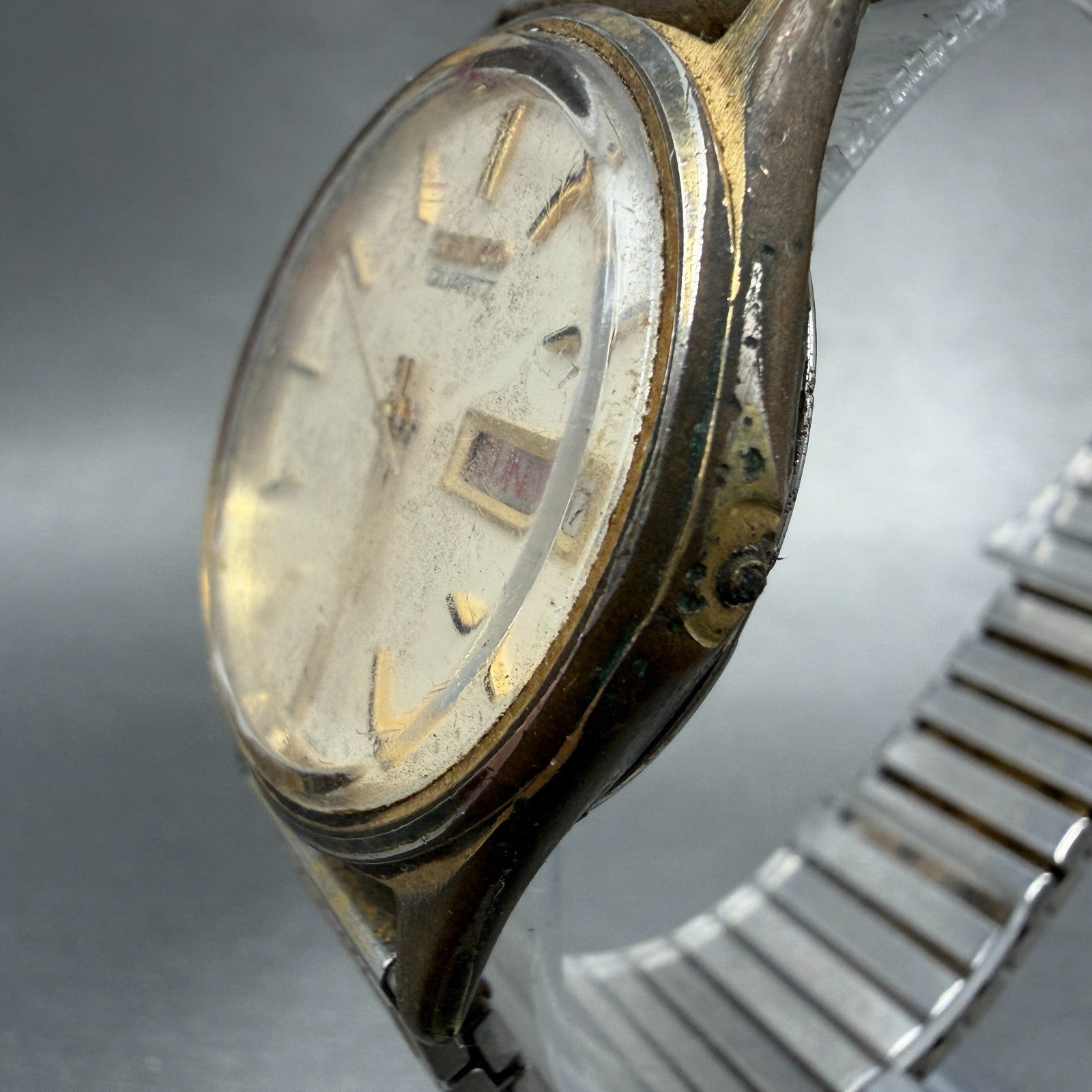 Seiko SQ Watch Men 34mm Silver Dial Gold Tone Daydate Round 6923-7009 PARTS3