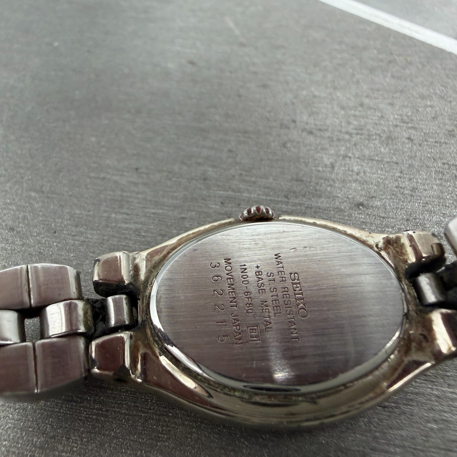 Seiko Watch Women 20mm White Dial Two Tone Oval 1n00-6F80 New Battery Vintage 4F9