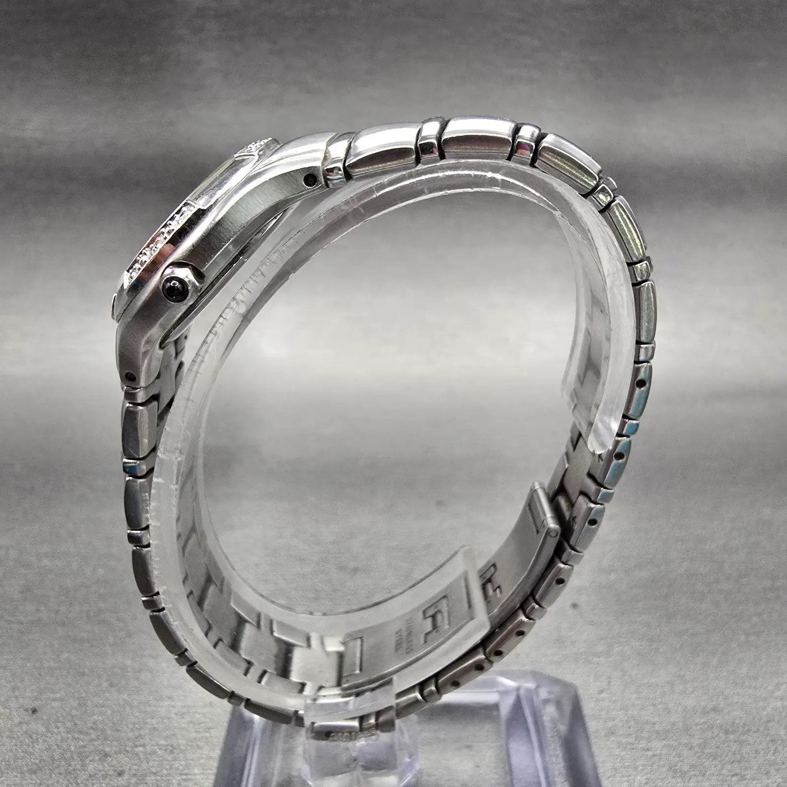 Bulova Watch Women 26mm MOP Dial Silver Tone Date Diamonds Round New Batt 96R105