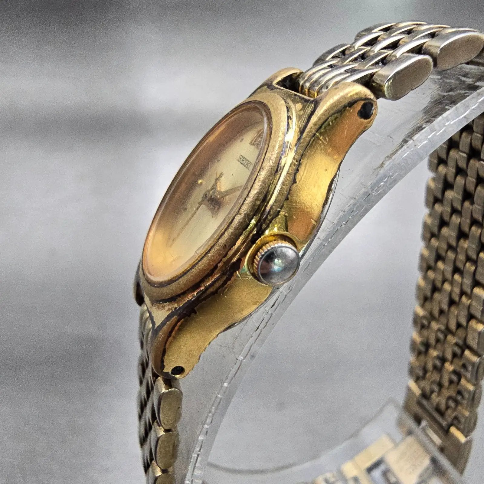 Seiko Watch Women 17mm Gold Dial Gold Tone Oval 1N01-5E60 New Battery Vintage2