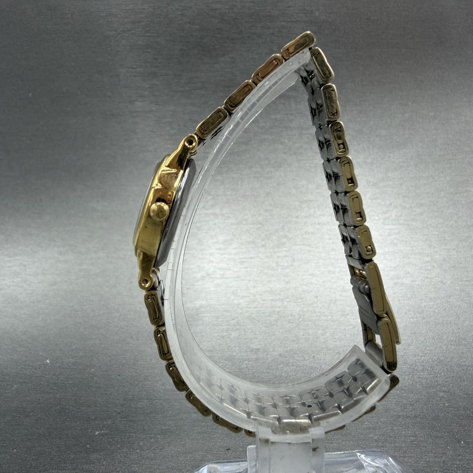 Gruen Watch Women 16mm Black Dial Gold Tone Oval new Battery Vintage6