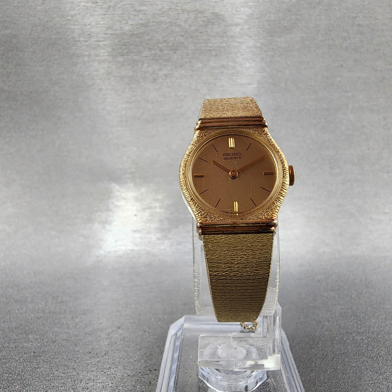 Seiko Watch Women 19mm Champagne Dial Gold Tone Round 14000750 New Battery5