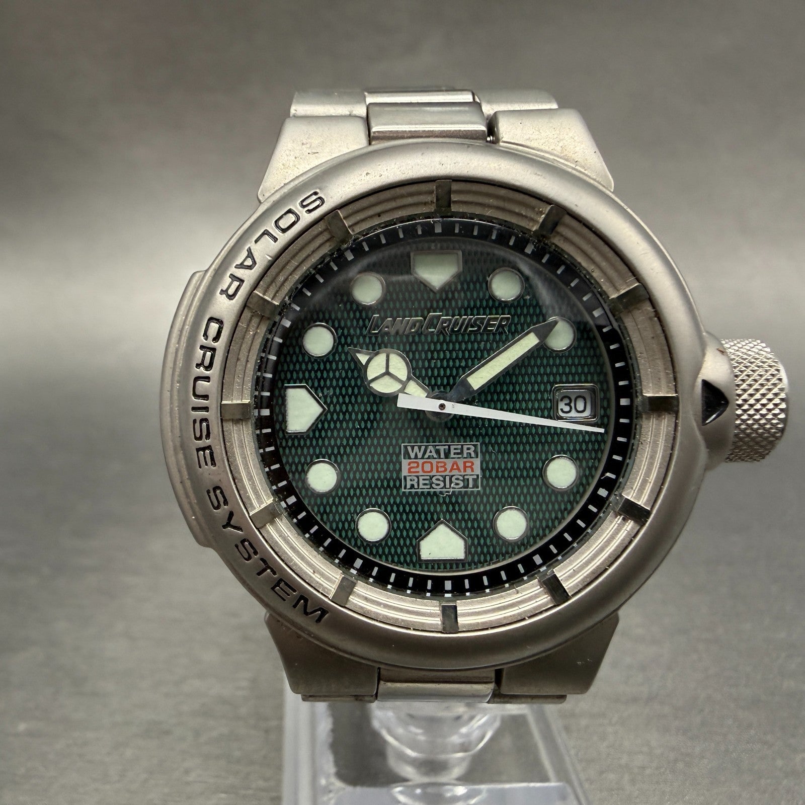 TOYOTA Land Cruiser Watch Men 38mm Green Dial Silver Tone Date Solar Works0
