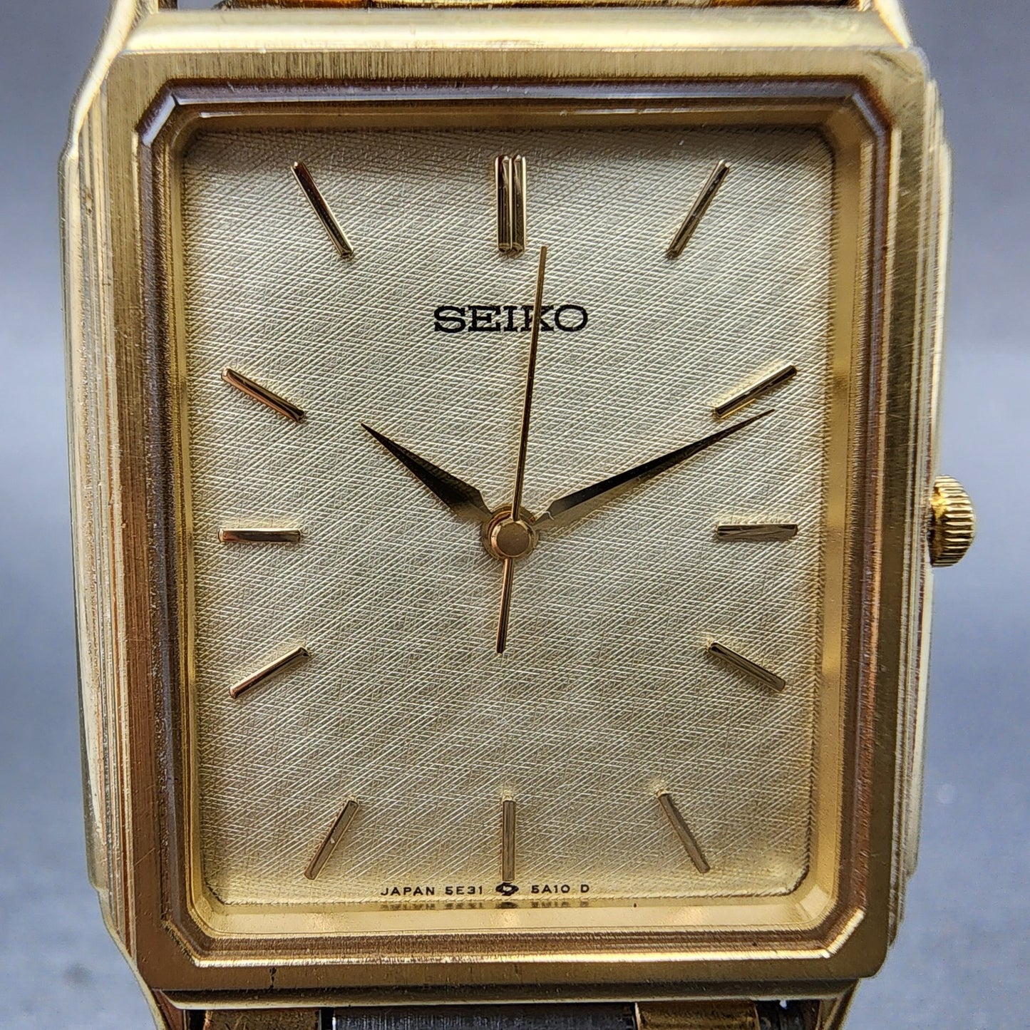 Seiko Tank Watch Men 27mm Champagne Dial Two Tone Rectangle 5e315a10 NewBattery1