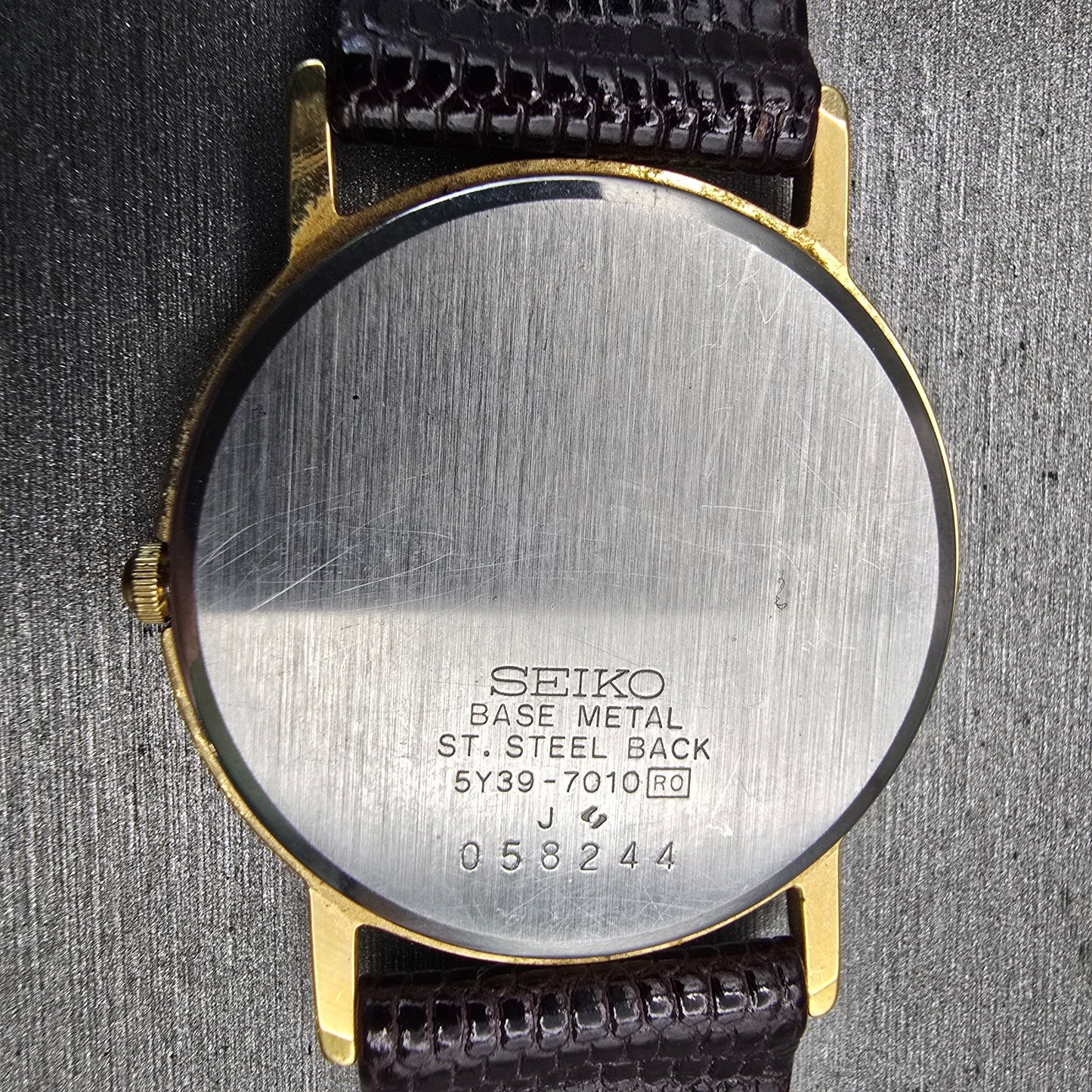 Seiko Watch Men 32mm Gold Dial Gold Tone Date Round 5Y39-7010 New Battery VTG10
