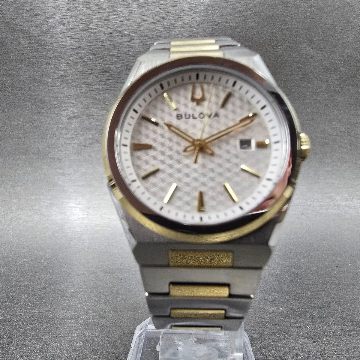 Bulova Watch Women 30mm White Dial Two Tone Date Round 98L323 New Battery6