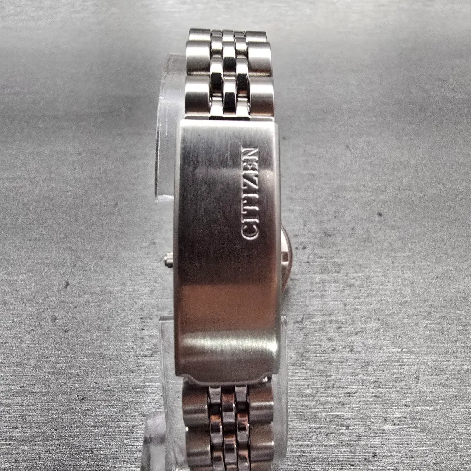 Citizen CQ Watch Women 25mm Gray Dial Silver Tone Daydate 1002-R15097 New Batt7