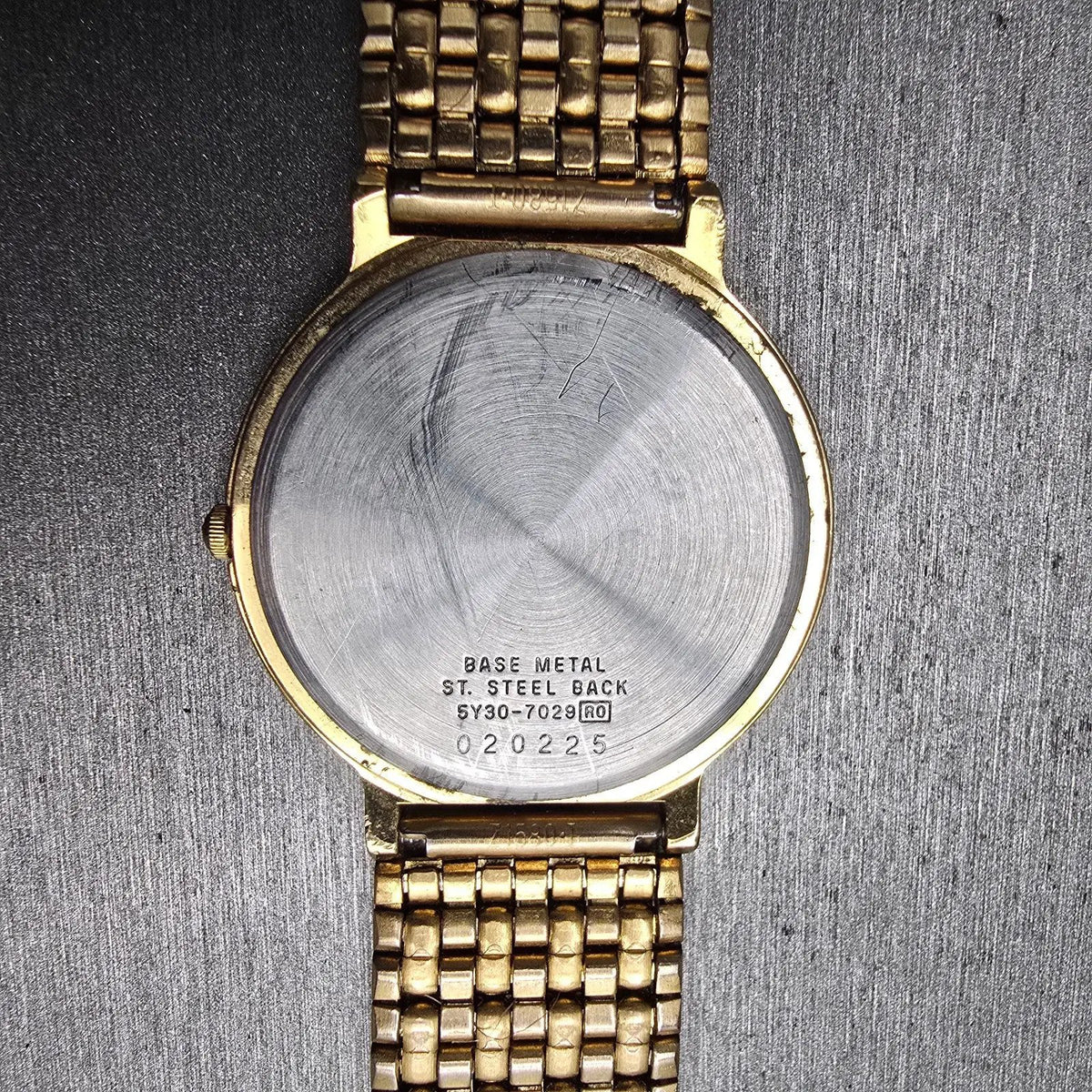 Seiko Watch Men 33mm Black Dial Gold Tone Round 5Y30-7029 New Battery Vintage10