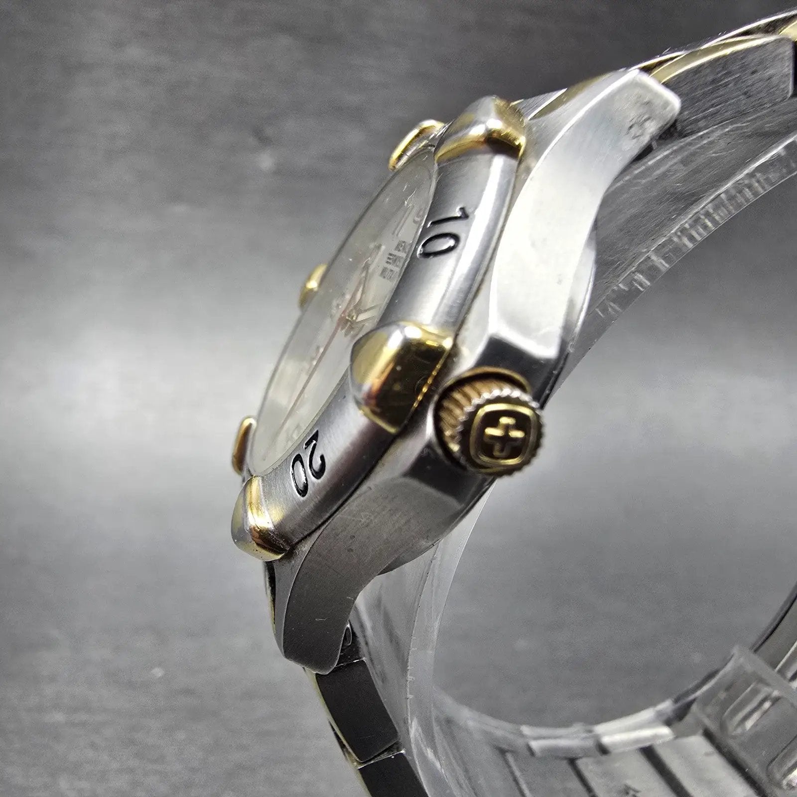 Wenger Swiss Military Dive Watch Women 30mm White Dial TwoTone Date 79052 NewBat2
