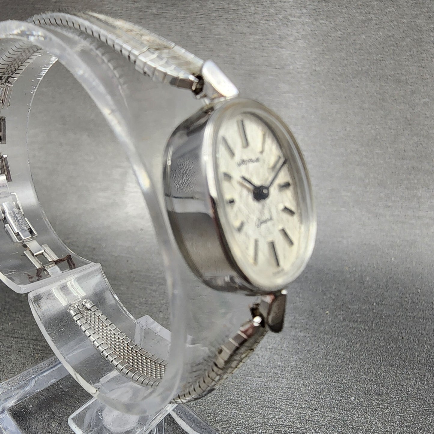 Wittnauer Geneve Watch Women 17mm Silver Dial Silver Tone NOS Oval Manual Wind4