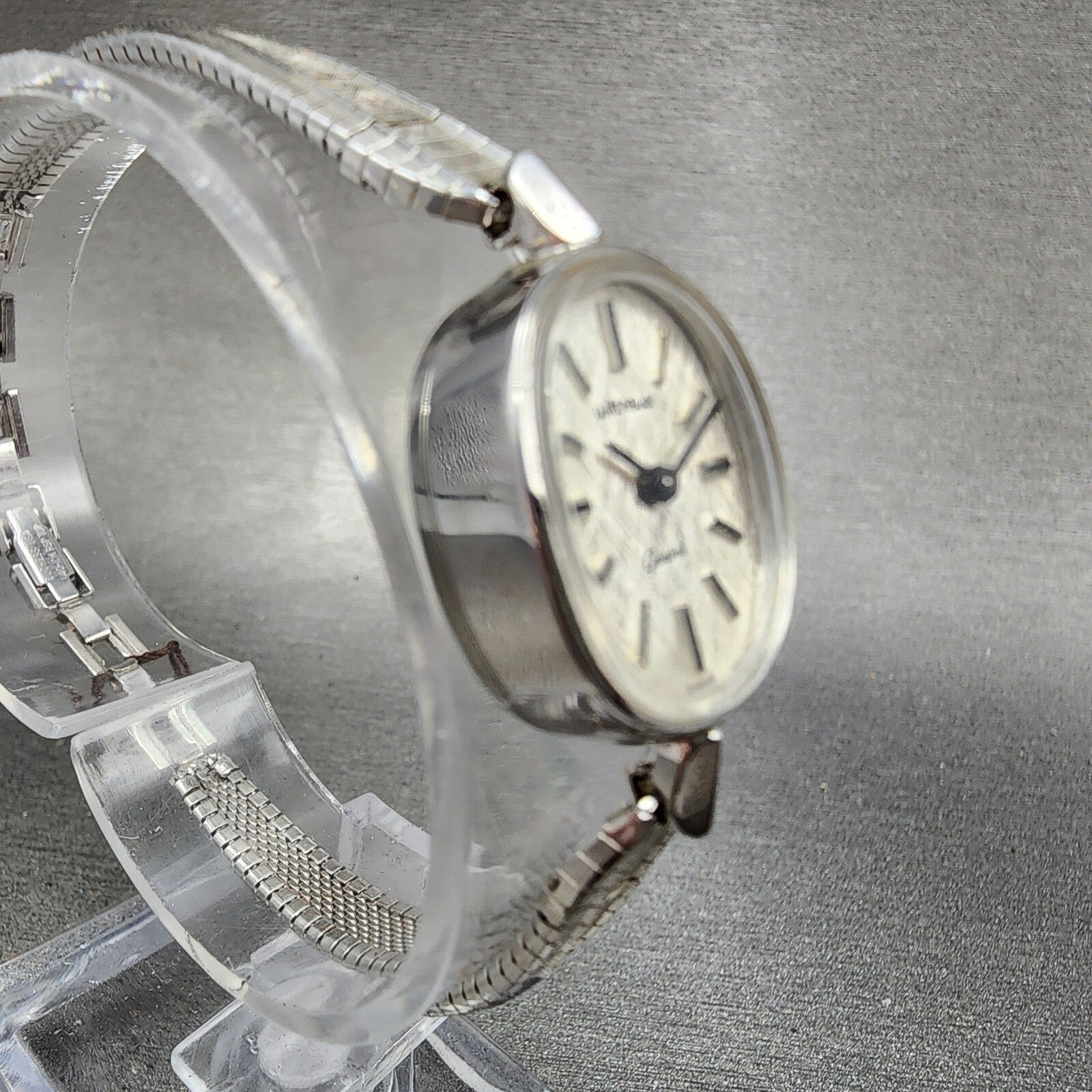 Wittnauer Geneve Watch Women 17mm Silver Dial Silver Tone NOS Oval Manual Wind4
