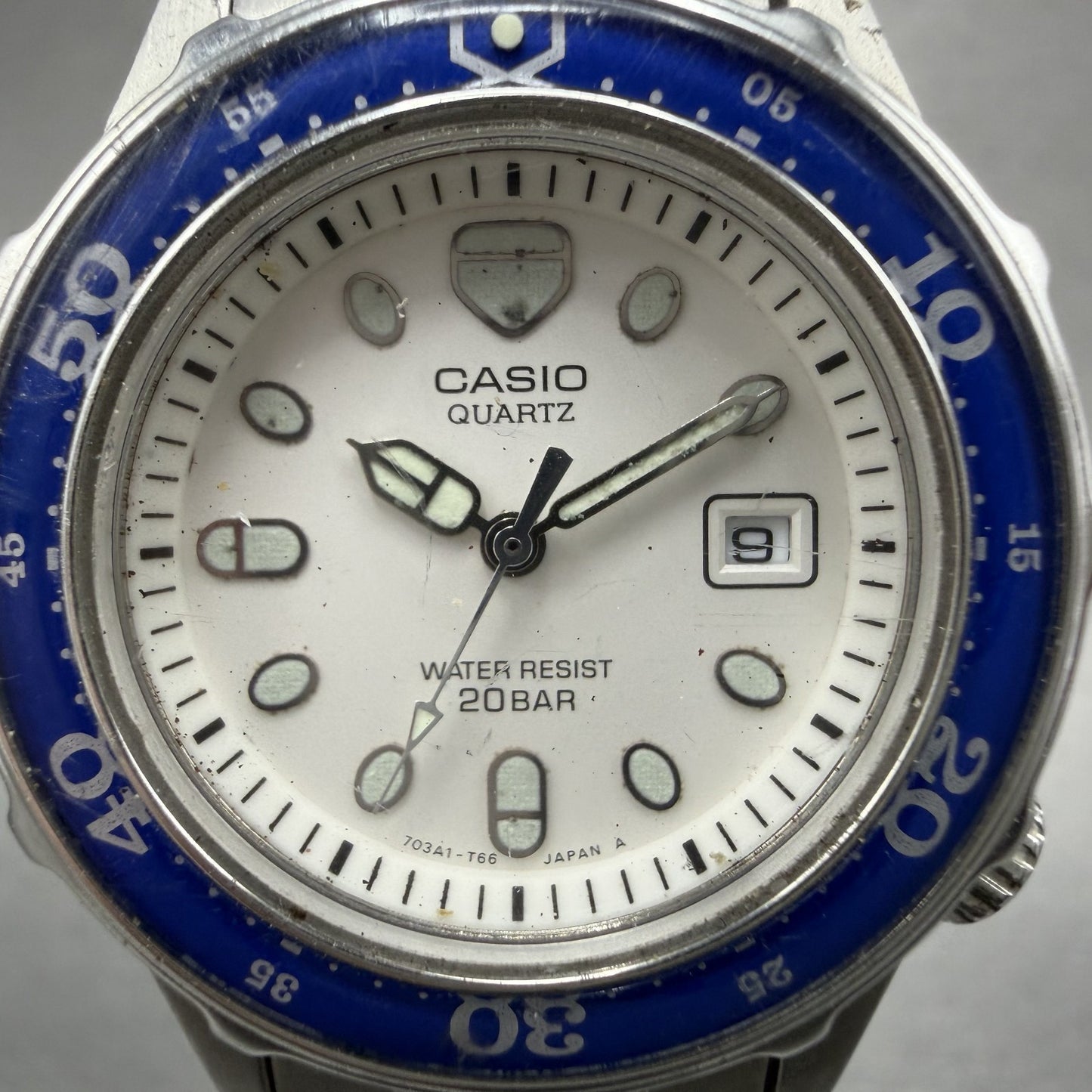 Casio Dive Watch Women 31mm White Dial Steel Blue Bezel LD715 Date PARTS2