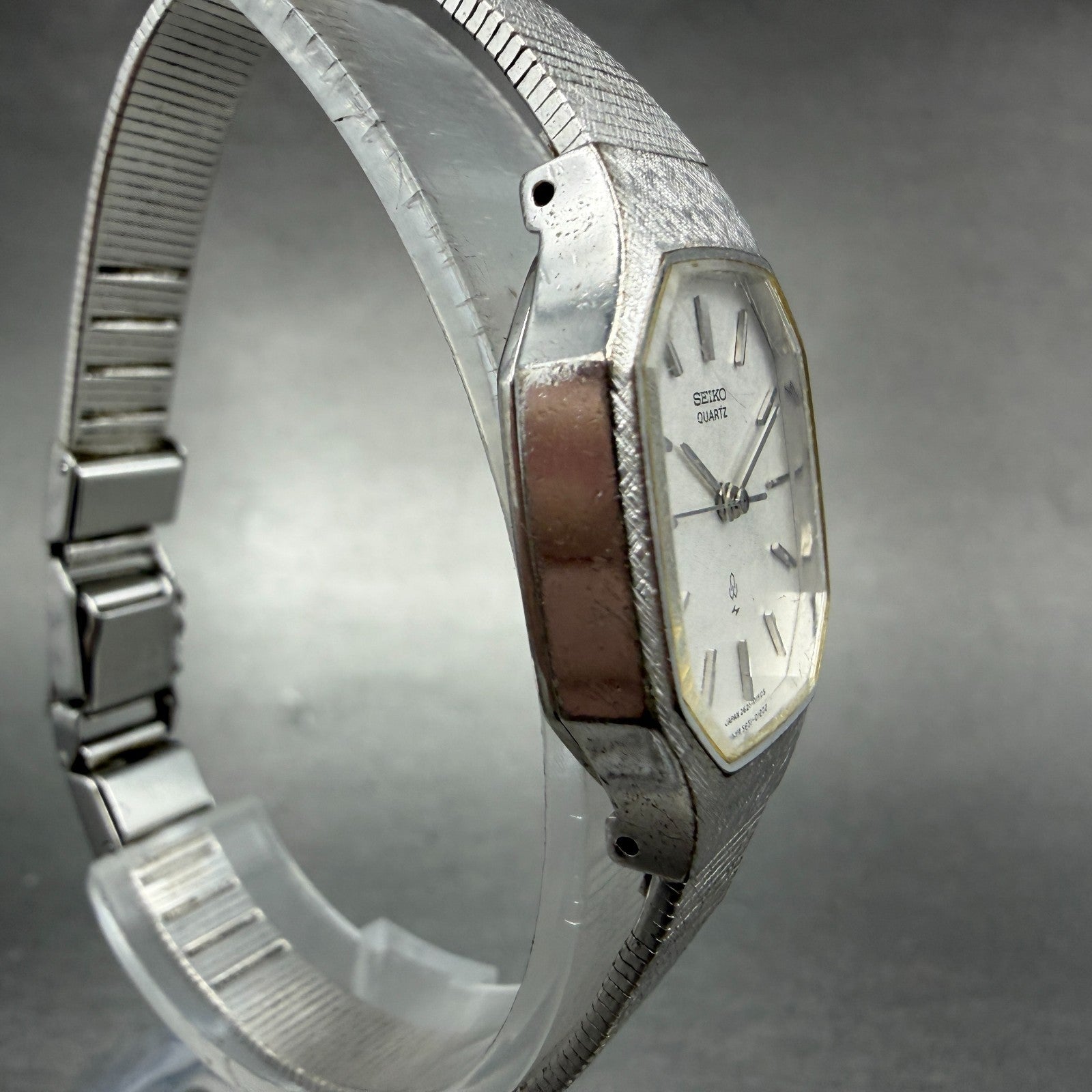 Seiko Watch Women 21mm Silver Dial Silver Tone Octagon 2621-5100 New Battery3