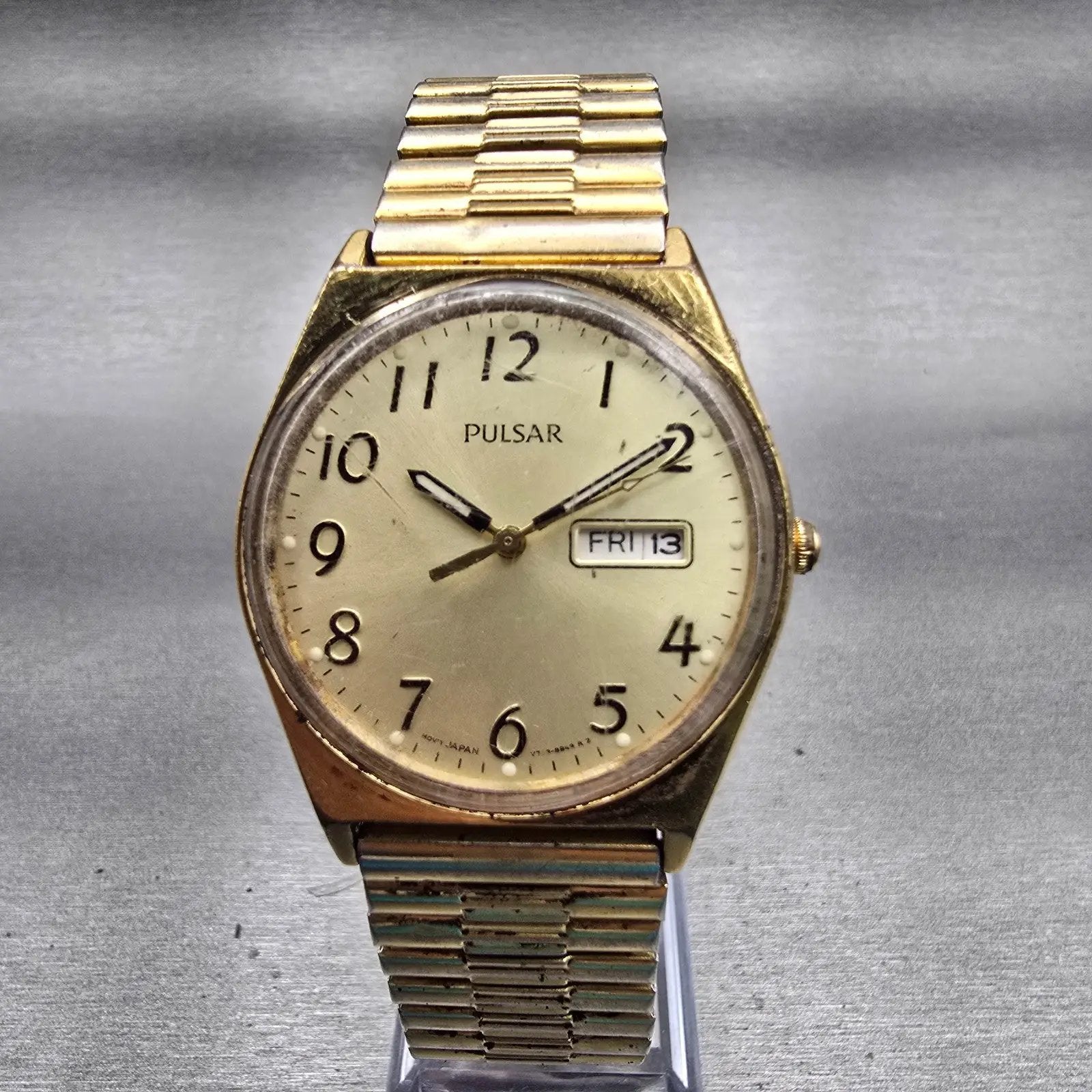 Seiko Pulsar Watch Men 34mm Champagne Dial Gold Tone Daydate V733-8A40 New Batt0