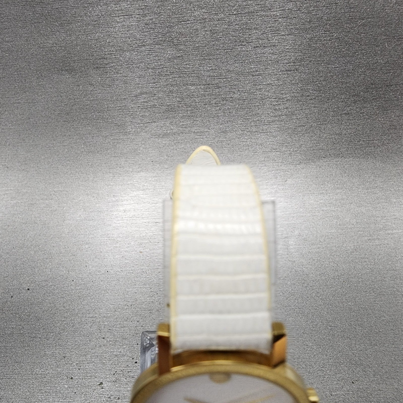 Movado Museum Watch Women 25mm White Dial Gold Tone Round 87A1832 New Battery4