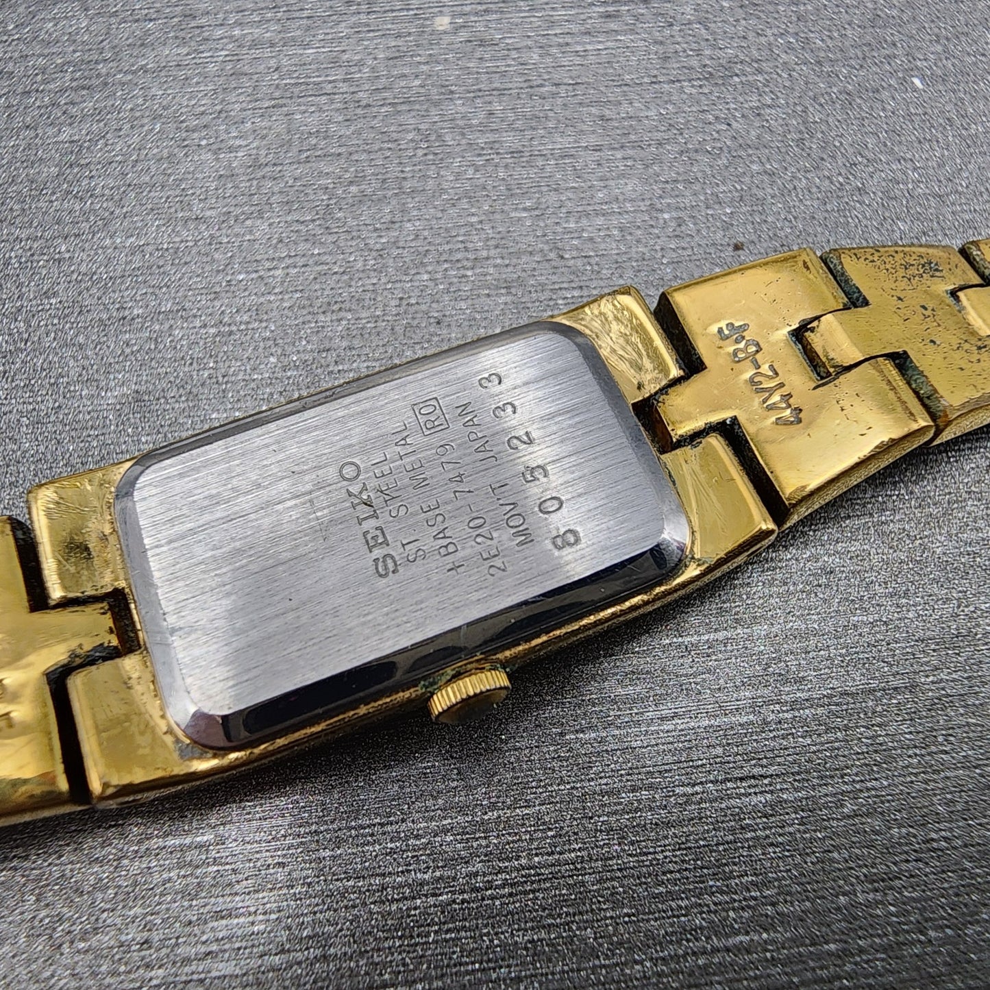 Seiko Tank Watch Women 13mm Champagne Dial Gold Tone Rectangle 2e207479 New Bat9