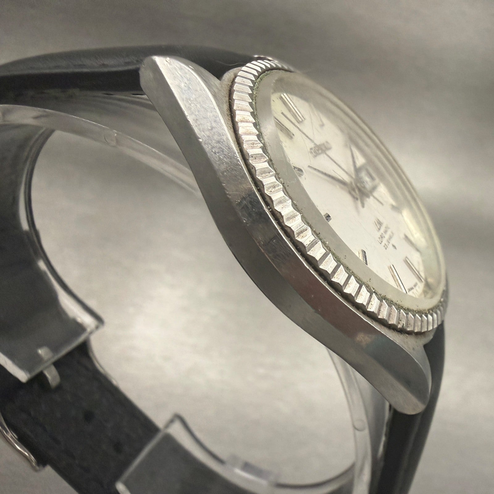 Seiko Lord Matic Watch Men 38mm Silver Dial Silver Tone Daydate Round 5606-70803