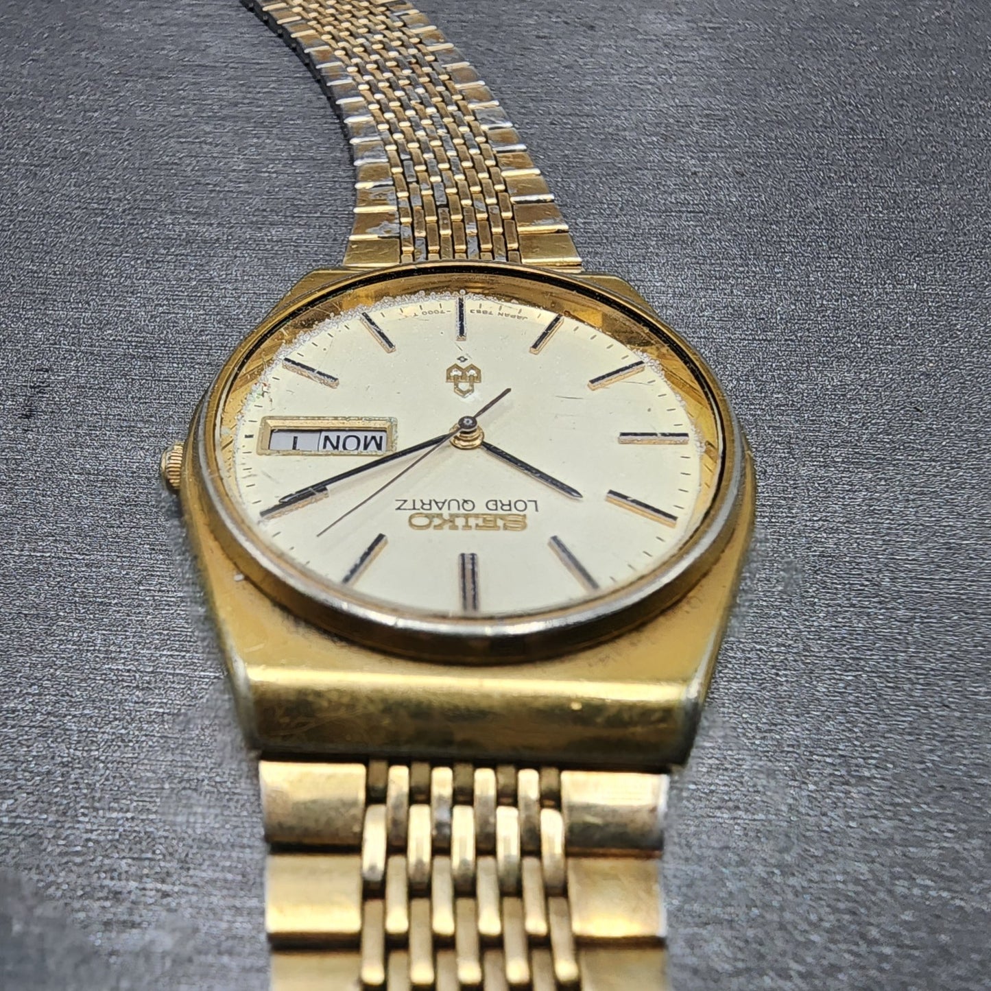 Seiko Lord quartz Watch Men 34mm Cream Dial Gold Tone Daydate 78537010 PARTS5