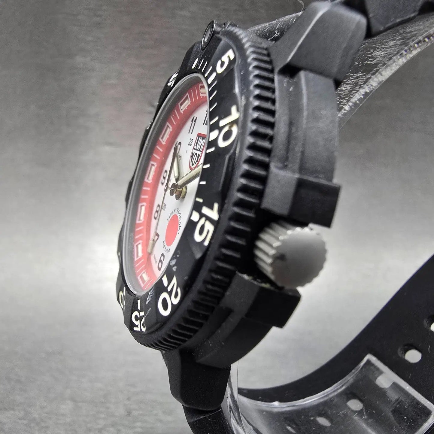 Luminox Navy Seal Watch Men 43mm White Dial Black Date Japan Tsunami Aid New Bat3