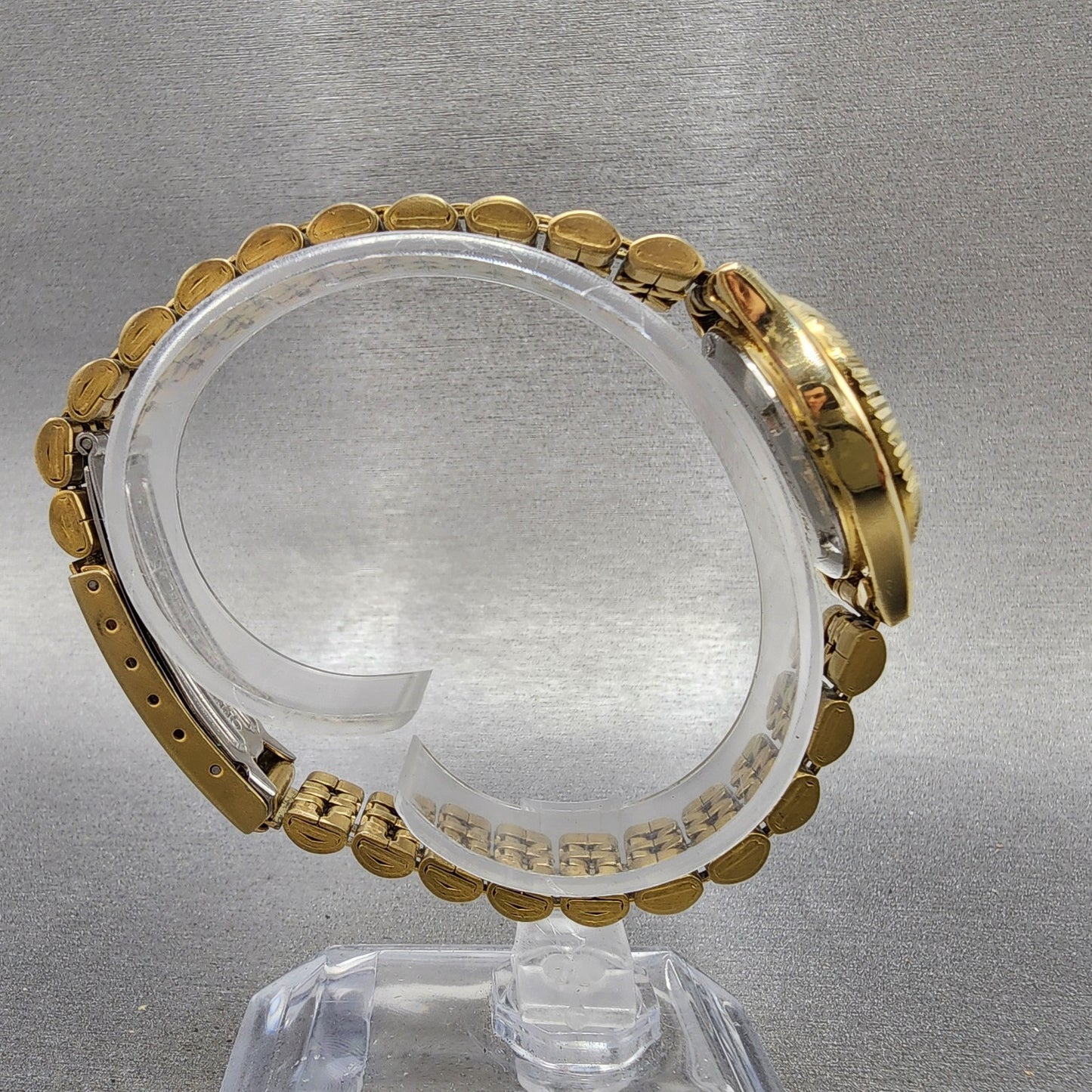 Citizen CQ Watch Women 25mm Champagne Dial Gold Tone Daydate 1002R15101 NewBat8