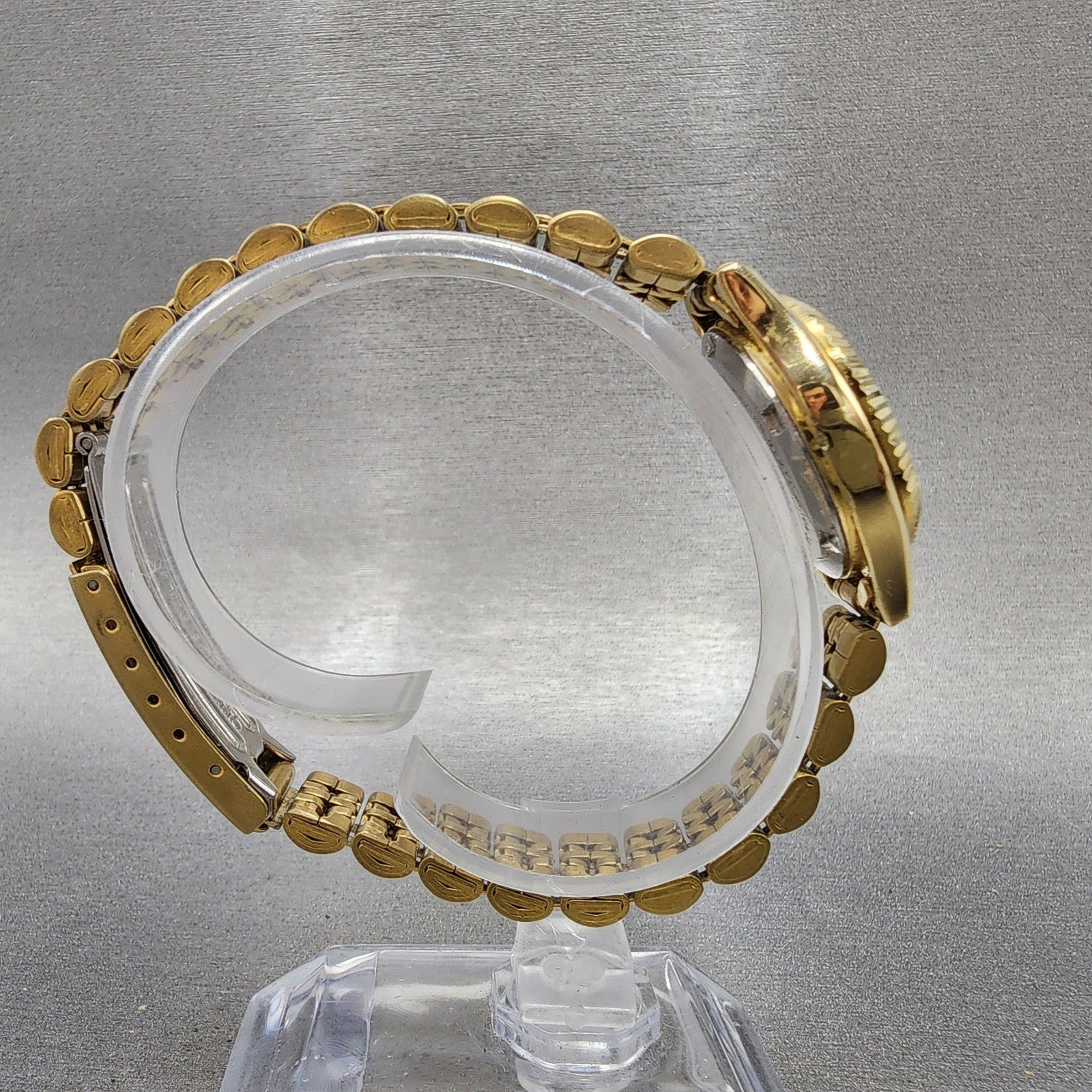Citizen CQ Watch Women 25mm Champagne Dial Gold Tone Daydate 1002R15101 NewBat8