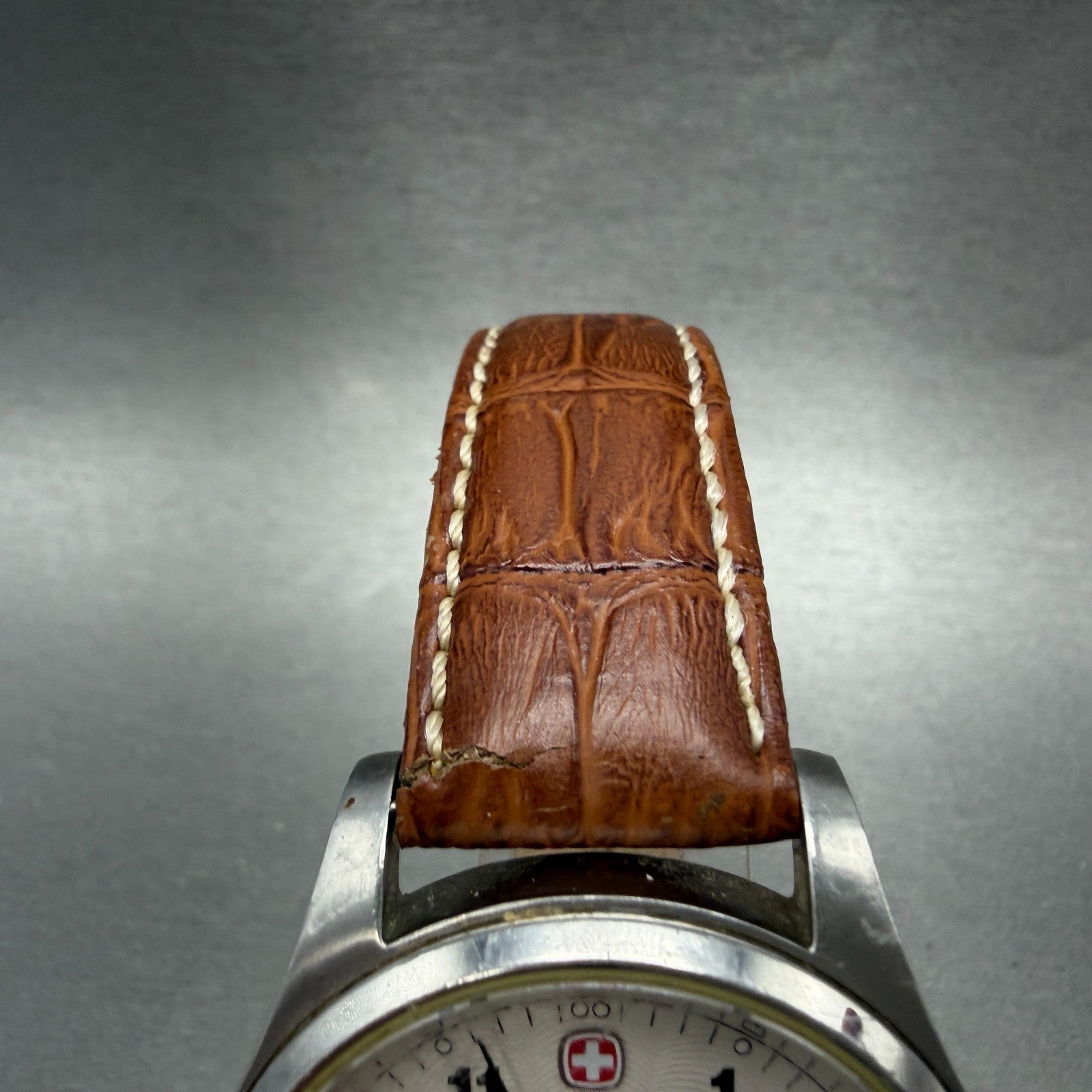 Wenger Swiss Military Watch Men 40mm White Dial Steel Date Round 79201 New Batt4