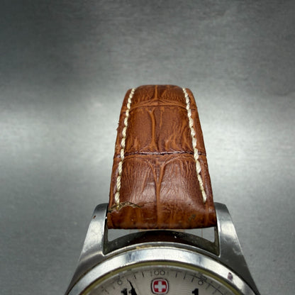 Wenger Swiss Military Watch Men 40mm White Dial Steel Date Round 79201 New Batt4
