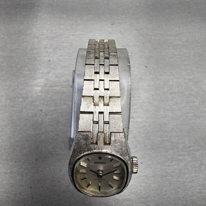 Seiko Watch Women 17mm Silver Dial Silver Tone Oval 17-7100 Vintage Works4
