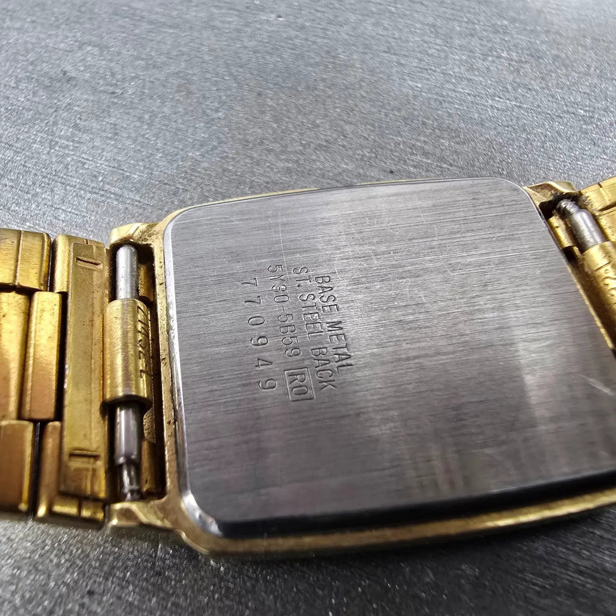 Seiko Tank Watch Men 26mm Black Dial Gold Tone Rectagle 5Y30-5B59 PARTS NO CROWN12
