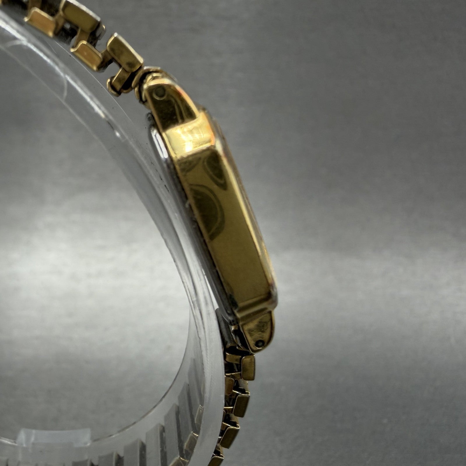 Seiko Tank Watch Women 19mm White Dial Gold Tone Rectangle 2P215C10 New Battery3