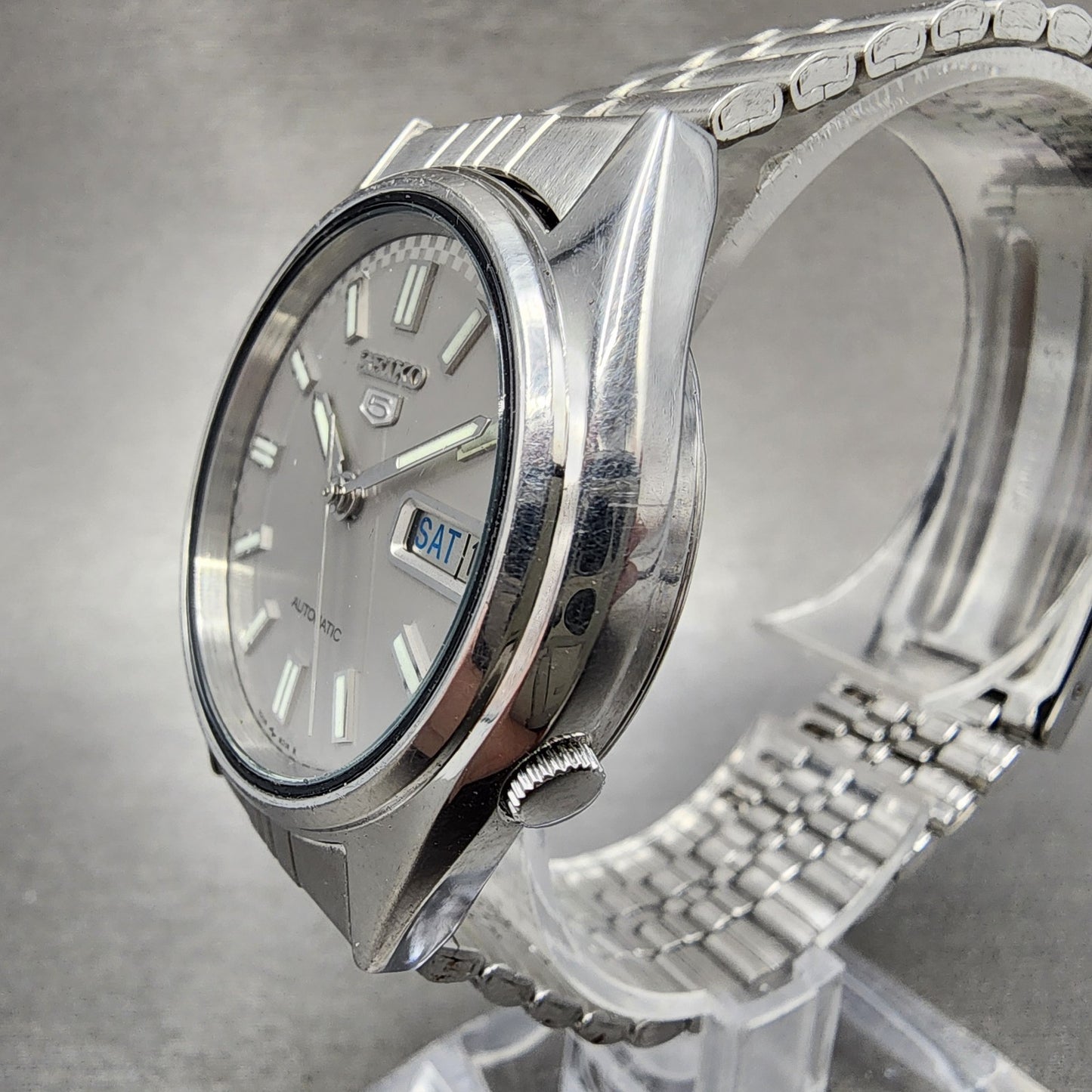 Seiko 5 Automatic Watch Men 35mm Silver Dial Silver Tone Daydate 70096000 PARTS3