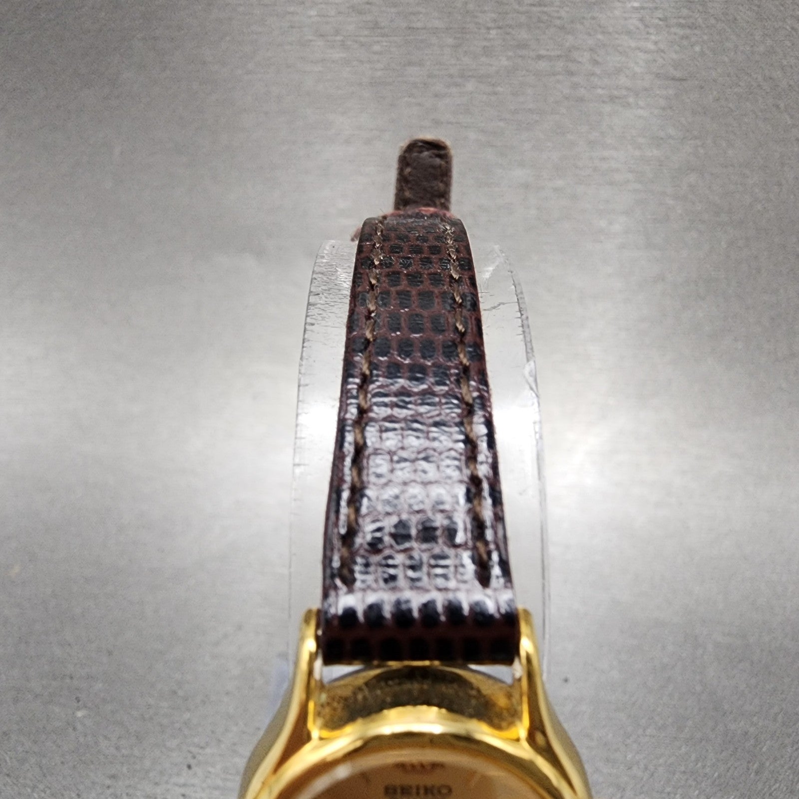 Seiko Watch Women 20mm Champagne Dial Gold Tone Round 2y010a10 New Battery4