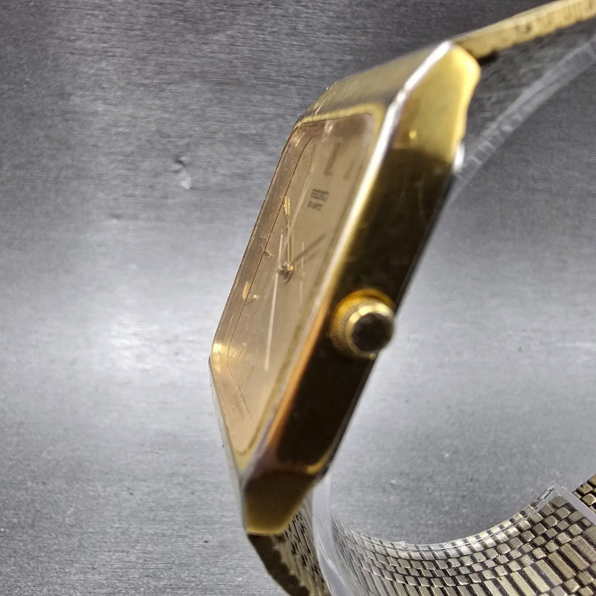 Seiko Tank Watch Men 26mm Gold Dial Gold Tone Rectangle 5Y95-5000 PARTS LP3
