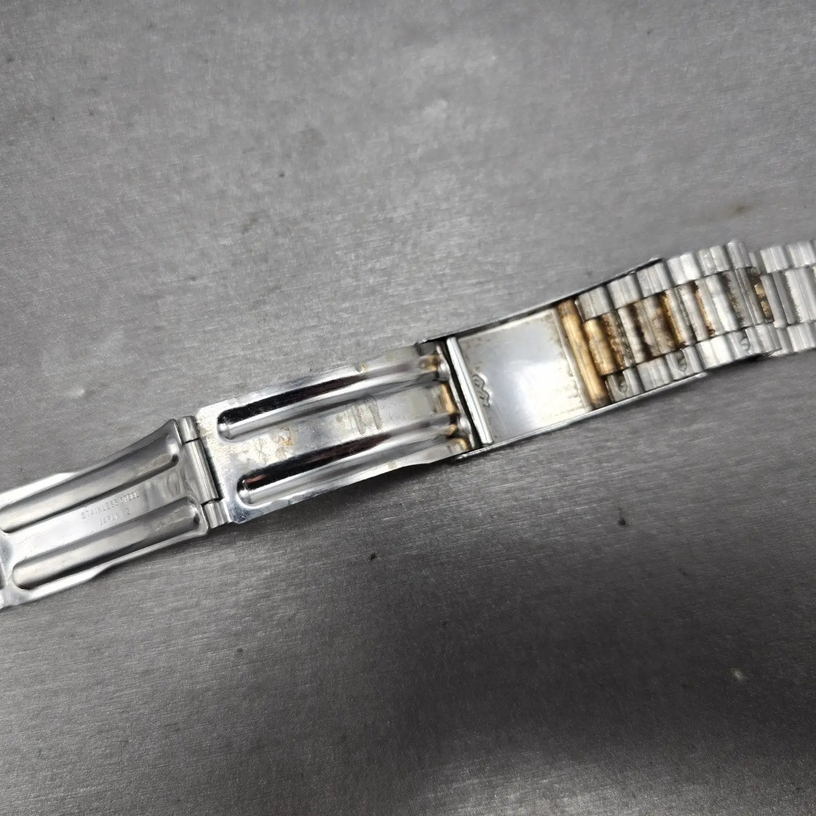Seiko SQ Bracelet 20mm Stainless Steel Two Tone Tri Folding Clasp Vintage Z27814