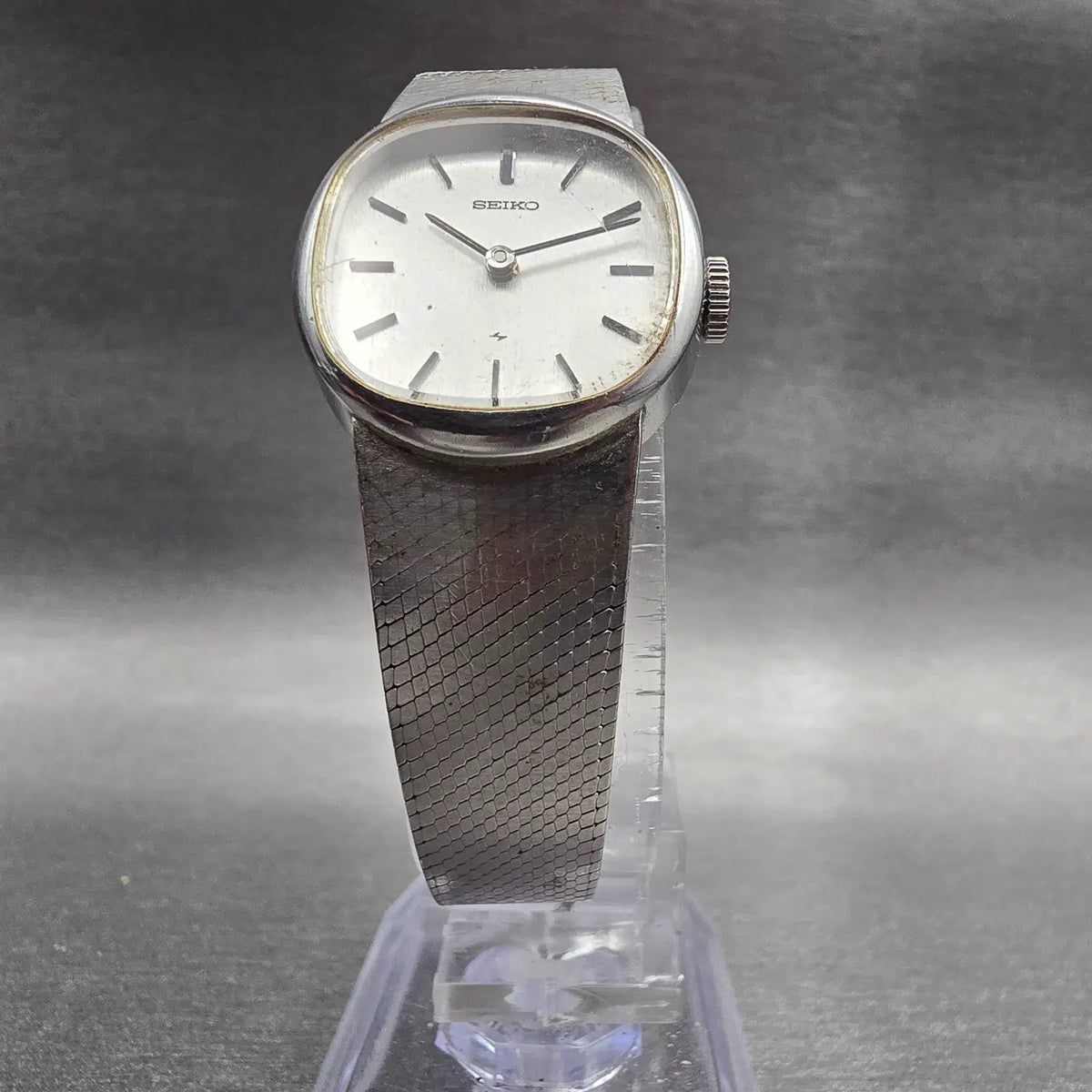 Seiko Watch Women 21mm Silver Dial Silver Tone Round 11-4670 Manual Wind Works 95