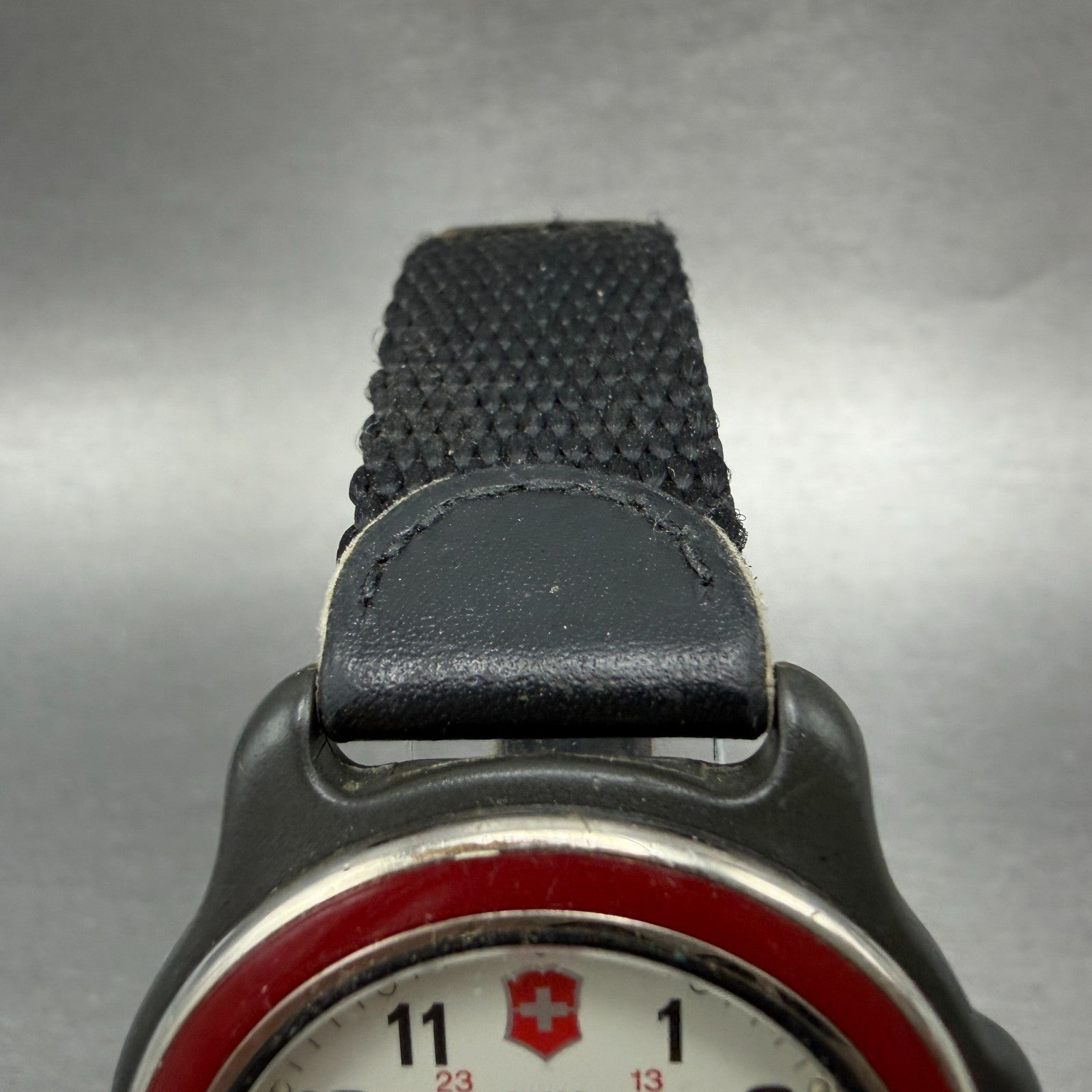 Victorinox Swiss Army Watch Men 38mm White Dial Black Tone Date Round PARTS MHt5