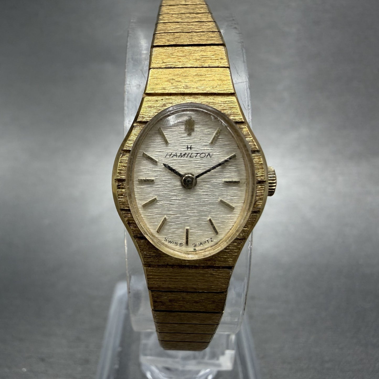 Hamilton Watch Women 16mm White Dial Gold Tone Oval New Battery Vintage0