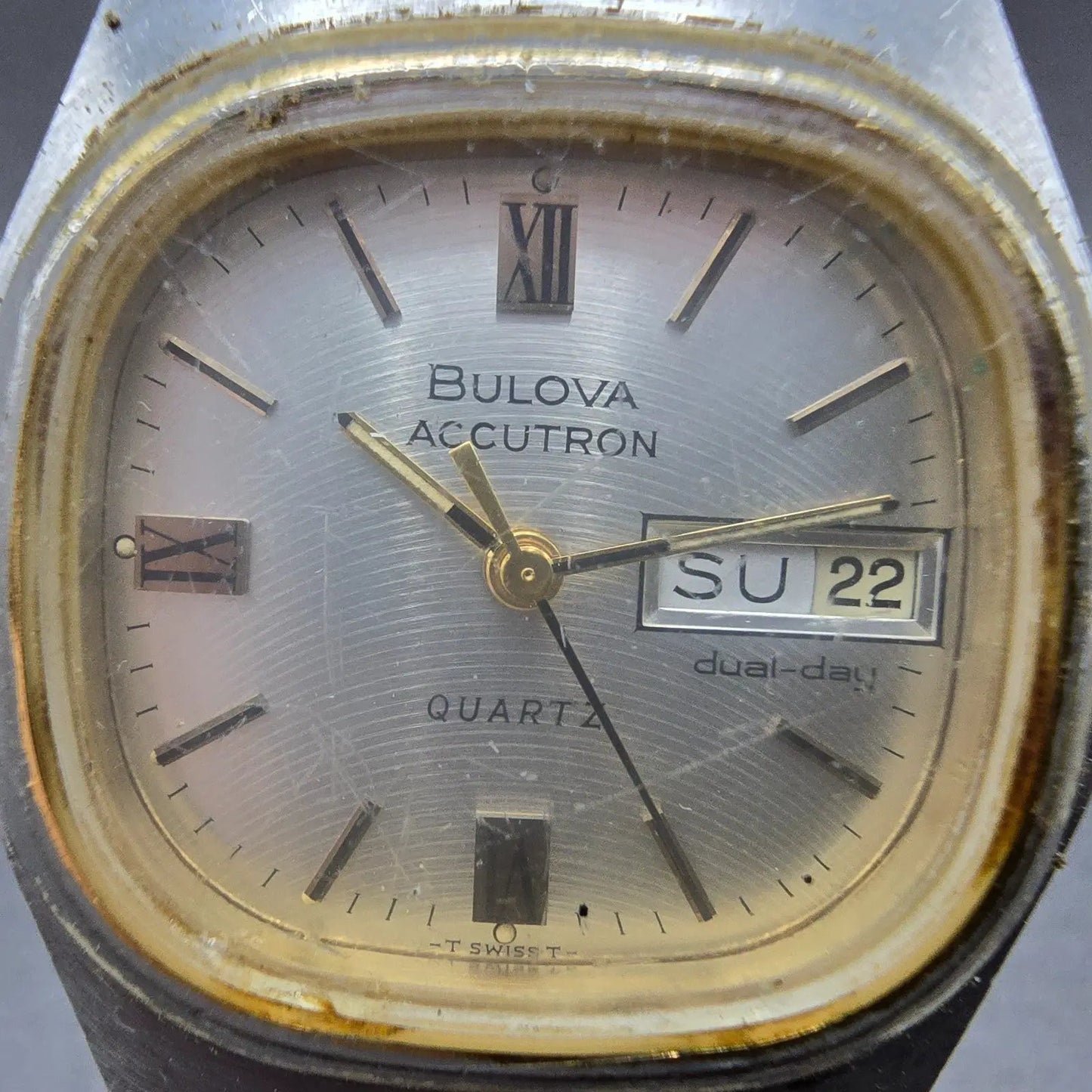 Bulova Accutron Watch Men 35mm Silver Dial Two Tone Daydate Round New Battery1