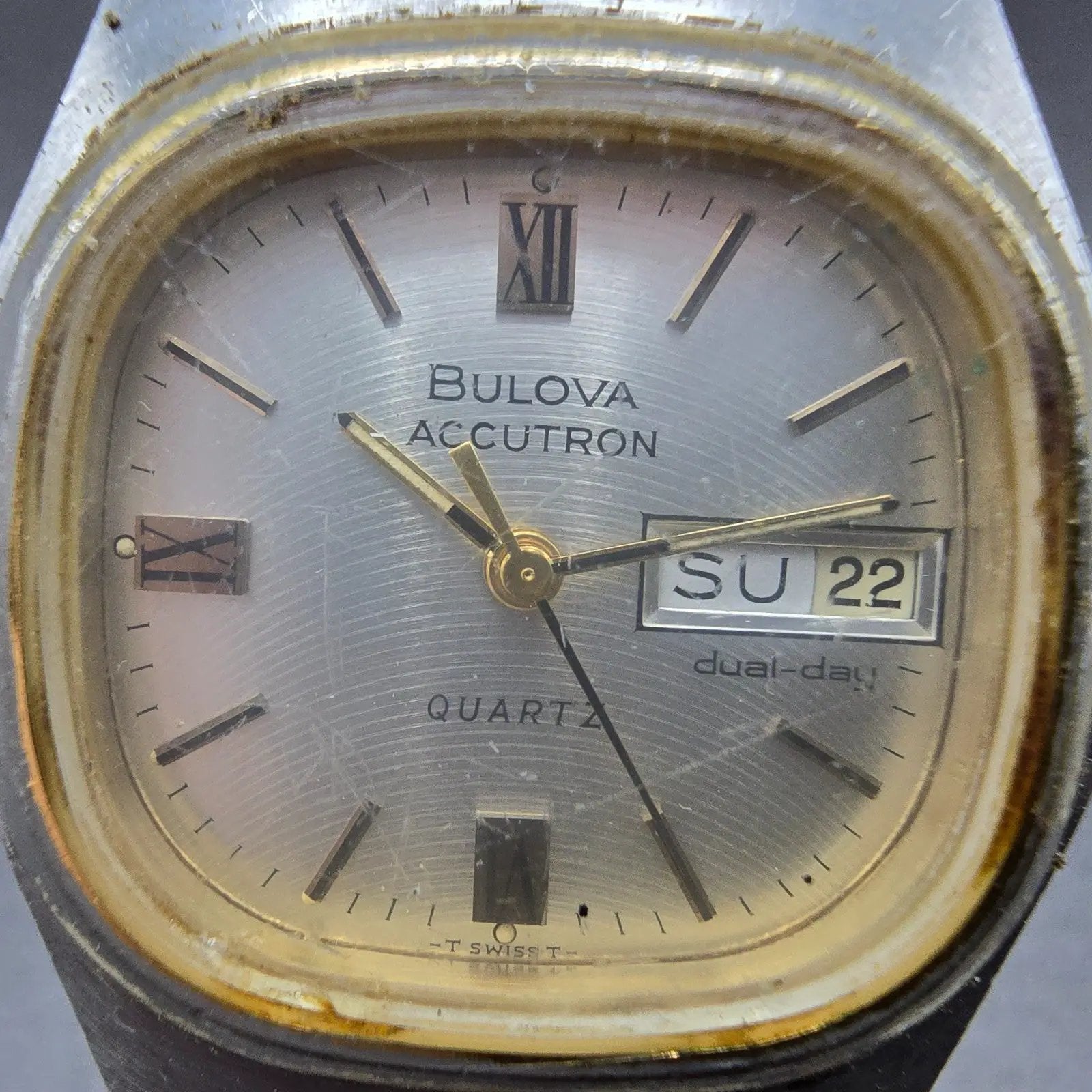 Bulova Accutron Watch Men 35mm Silver Dial Two Tone Daydate Round New Battery1