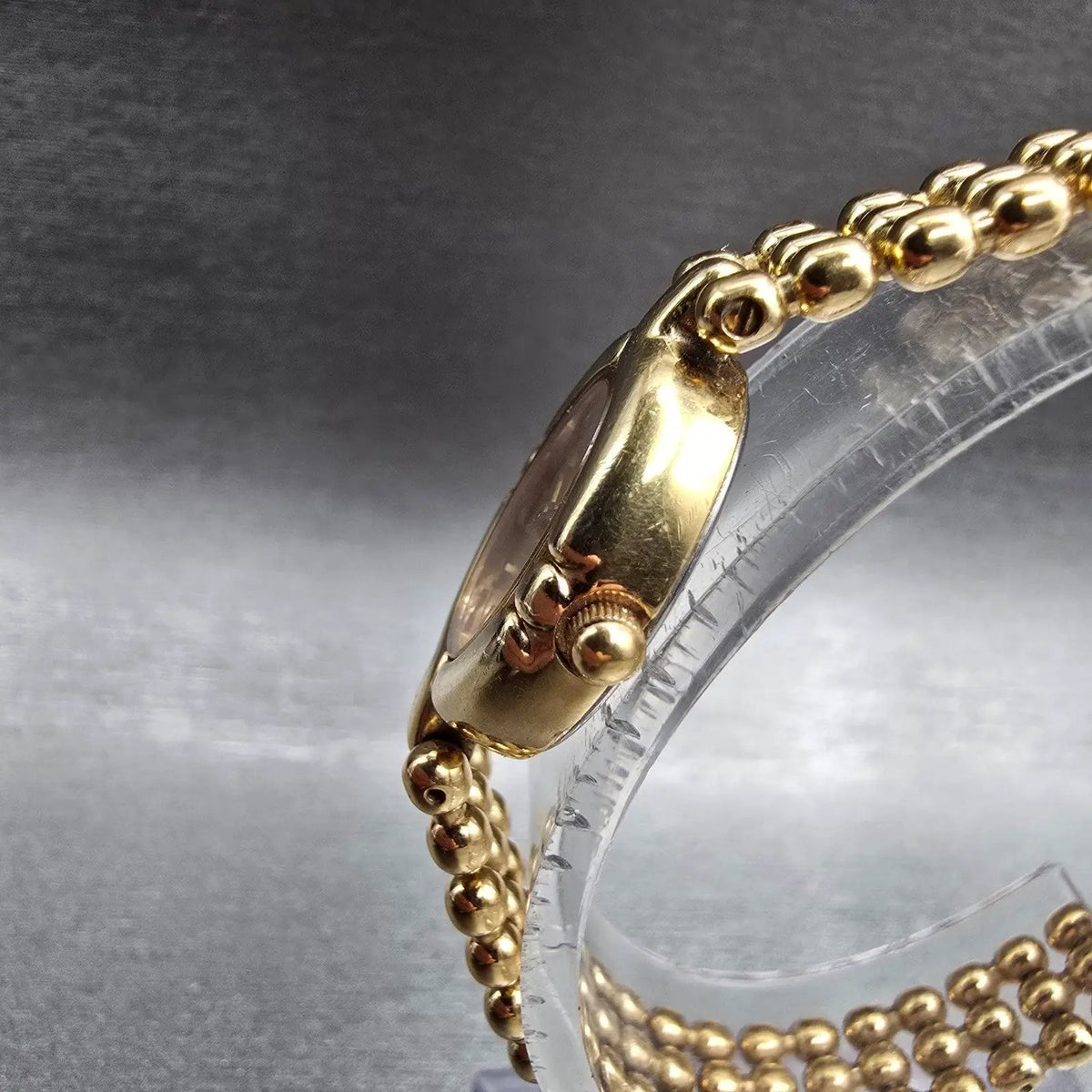 Bulova Watch Women 17mm Gold Dial Gold Tone Oval 92F51 New Battery Vintage2