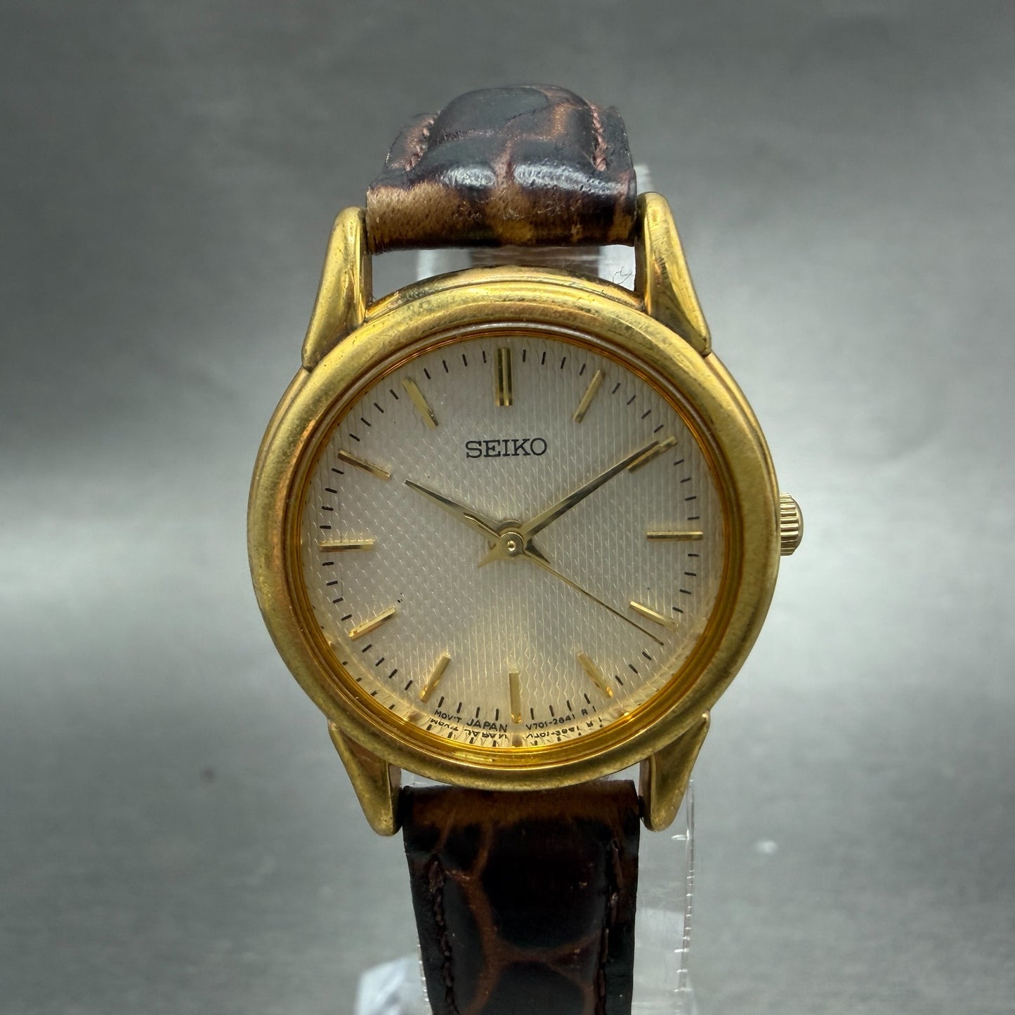 Seiko Watch Women 25mm White Dial Gold Tone Round V701-1930 New Battery Vintage0