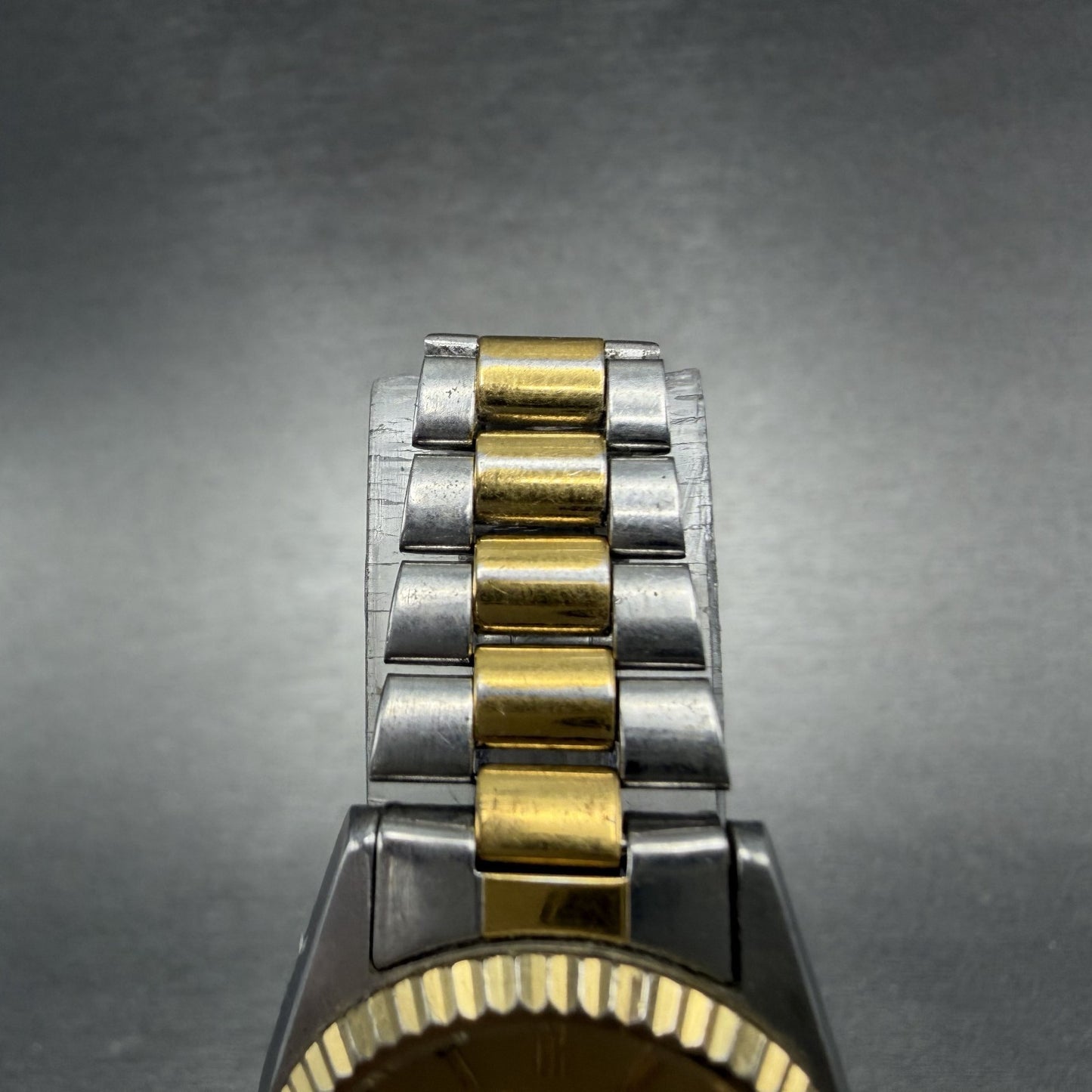 Seiko SQ Watch Women 24mm Gold Dial Two Tone Daydate Round 3E23-0A60 New Batt YU4